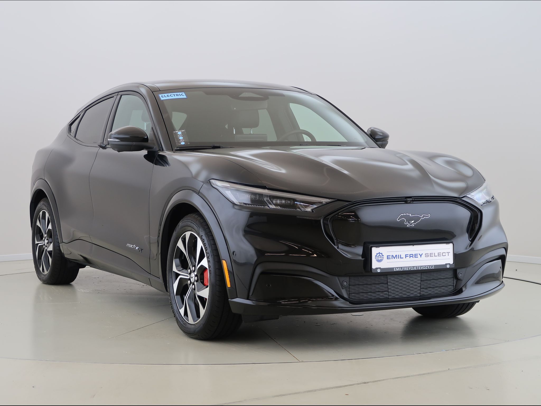 Ford Mustang Mach-E, Premium,98,7kWh,RWD,CZ,1Maj - fotka 3