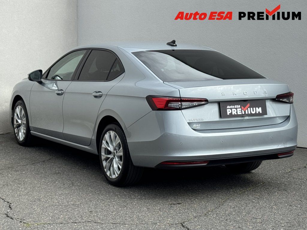 Škoda Superb, 2.0 TDi,1.maj,ČR - fotka 6