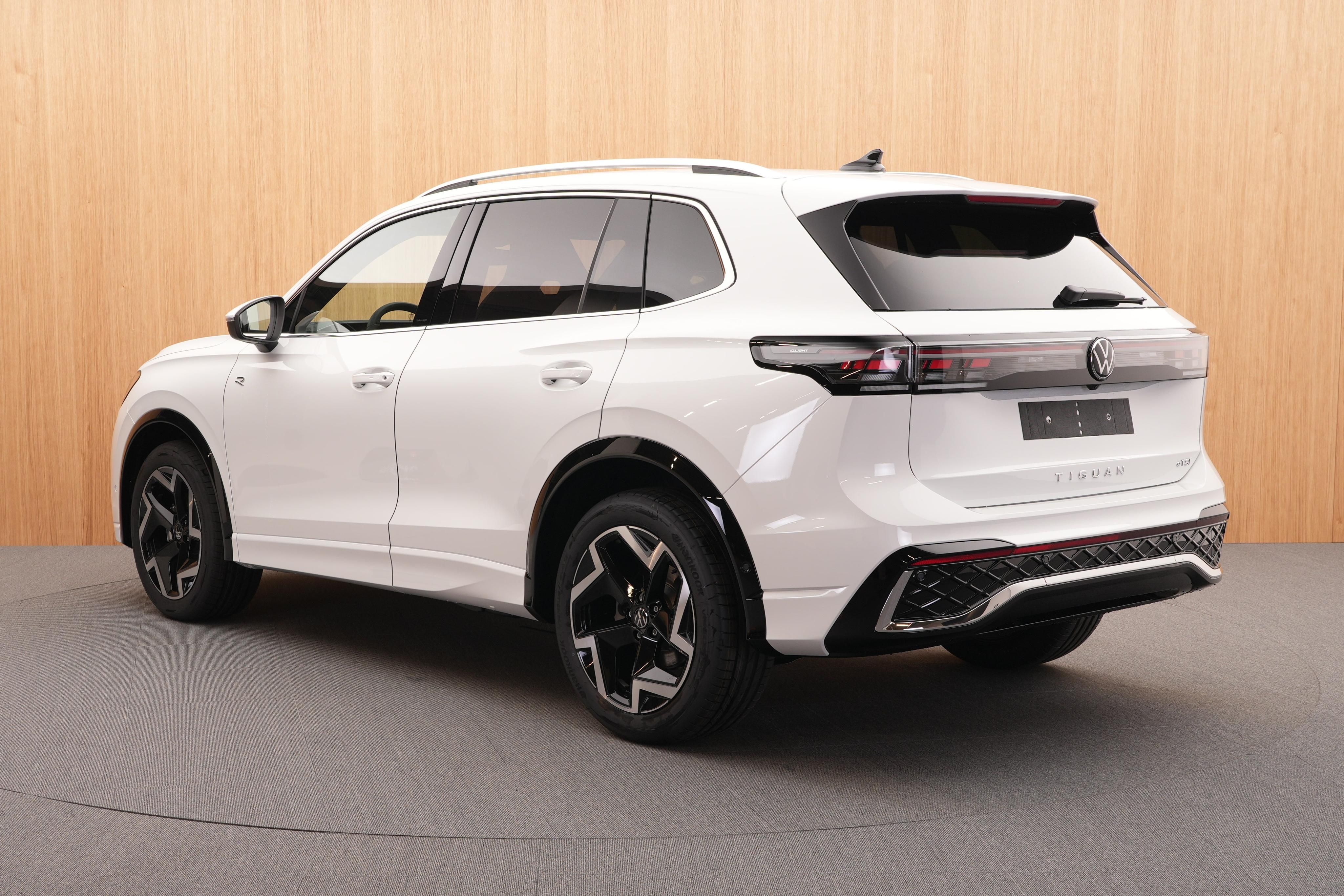 Volkswagen Tiguan, R-Line 1.5 eTSI DSG - fotka 3