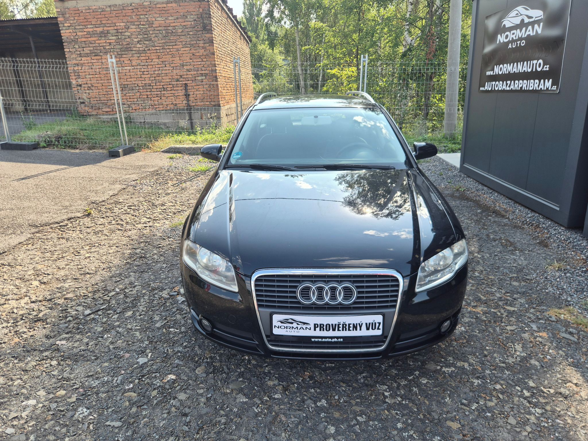 Audi A4, 1.6MPi 75kw, tažné, pěkná - fotka 2