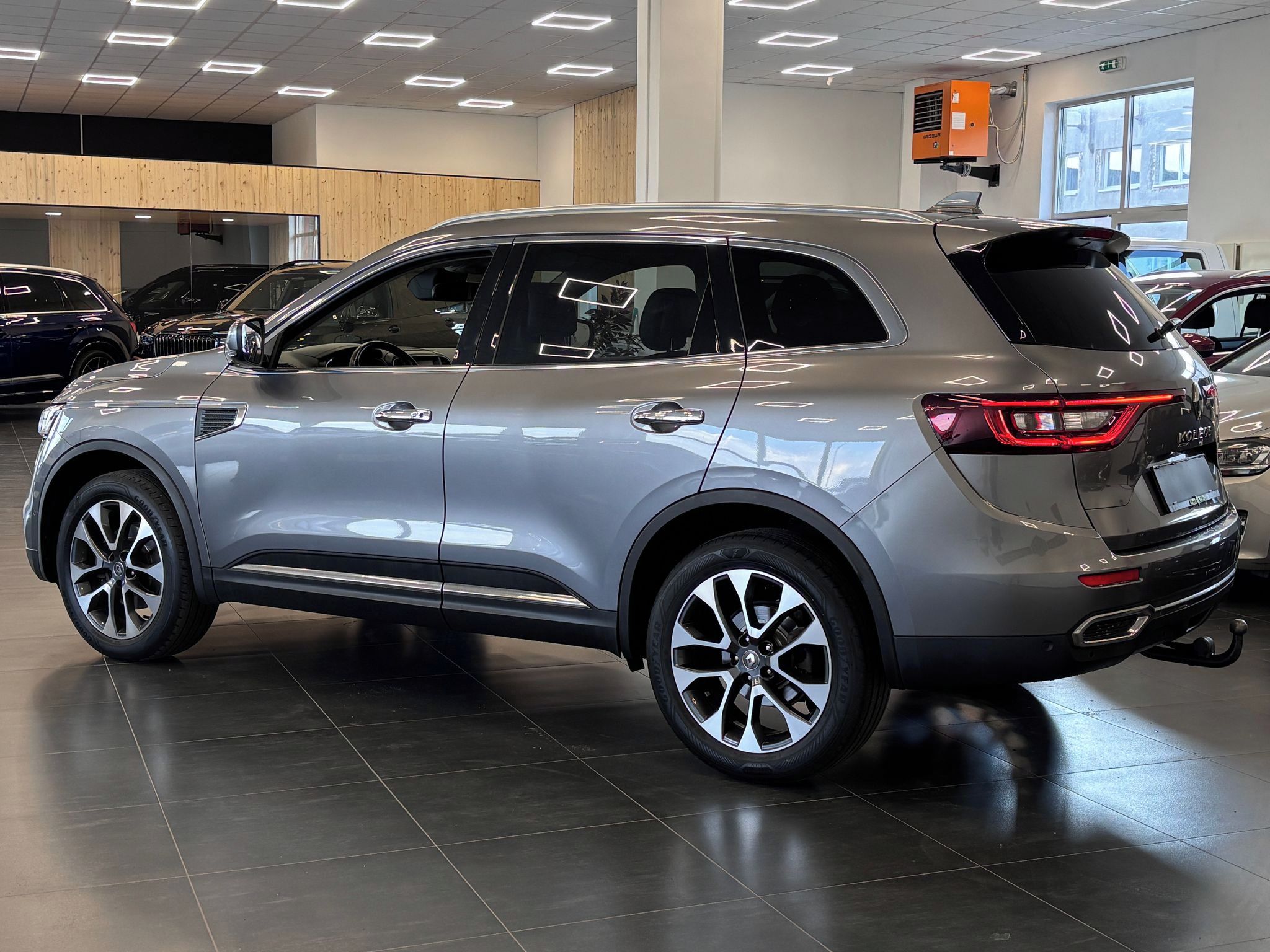 Renault Koleos, 2.0 dCi 130kW, 4x4 - fotka 4