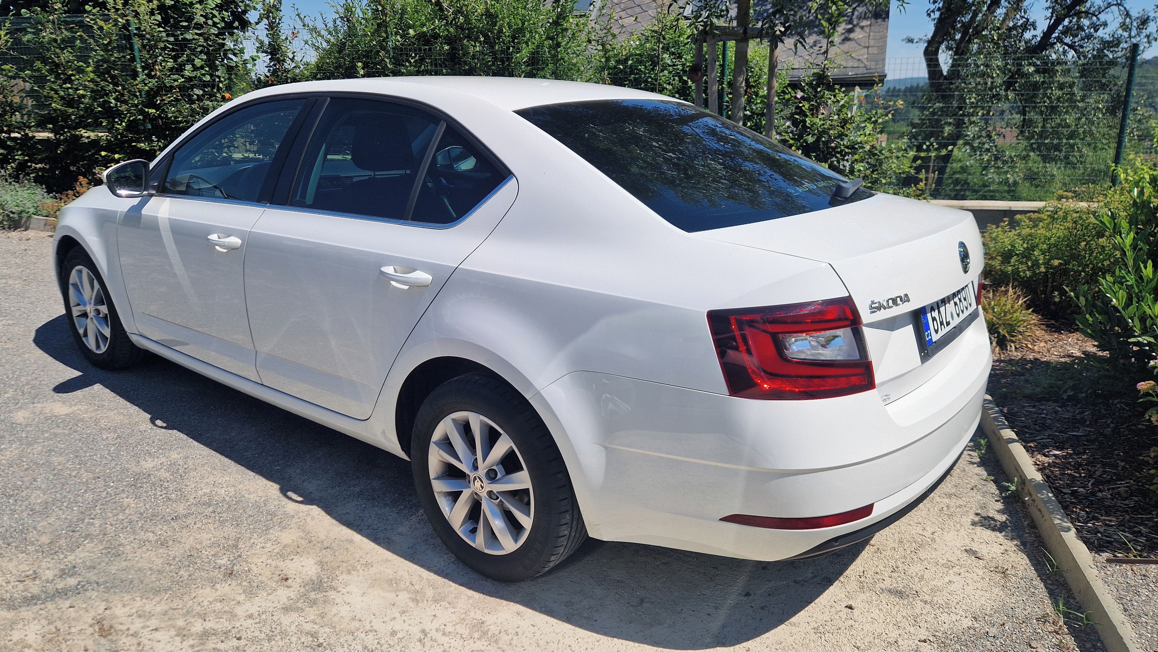 Škoda Octavia, 1,6TDI-85KW-STYLE-LED SVĚTLA - fotka 2