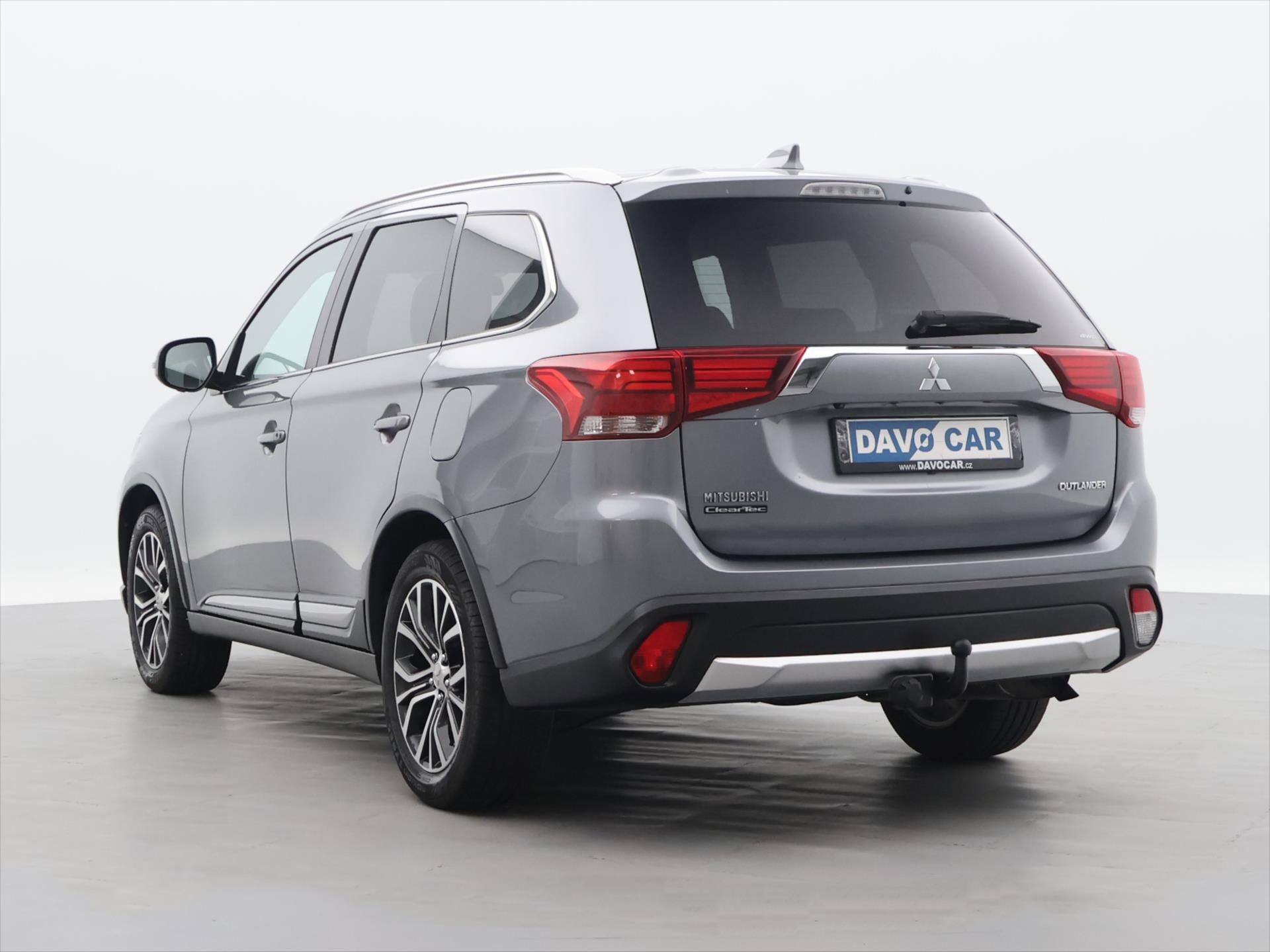 Mitsubishi Outlander, 2,0 Mivec Intense CVT 4WD - fotka 4