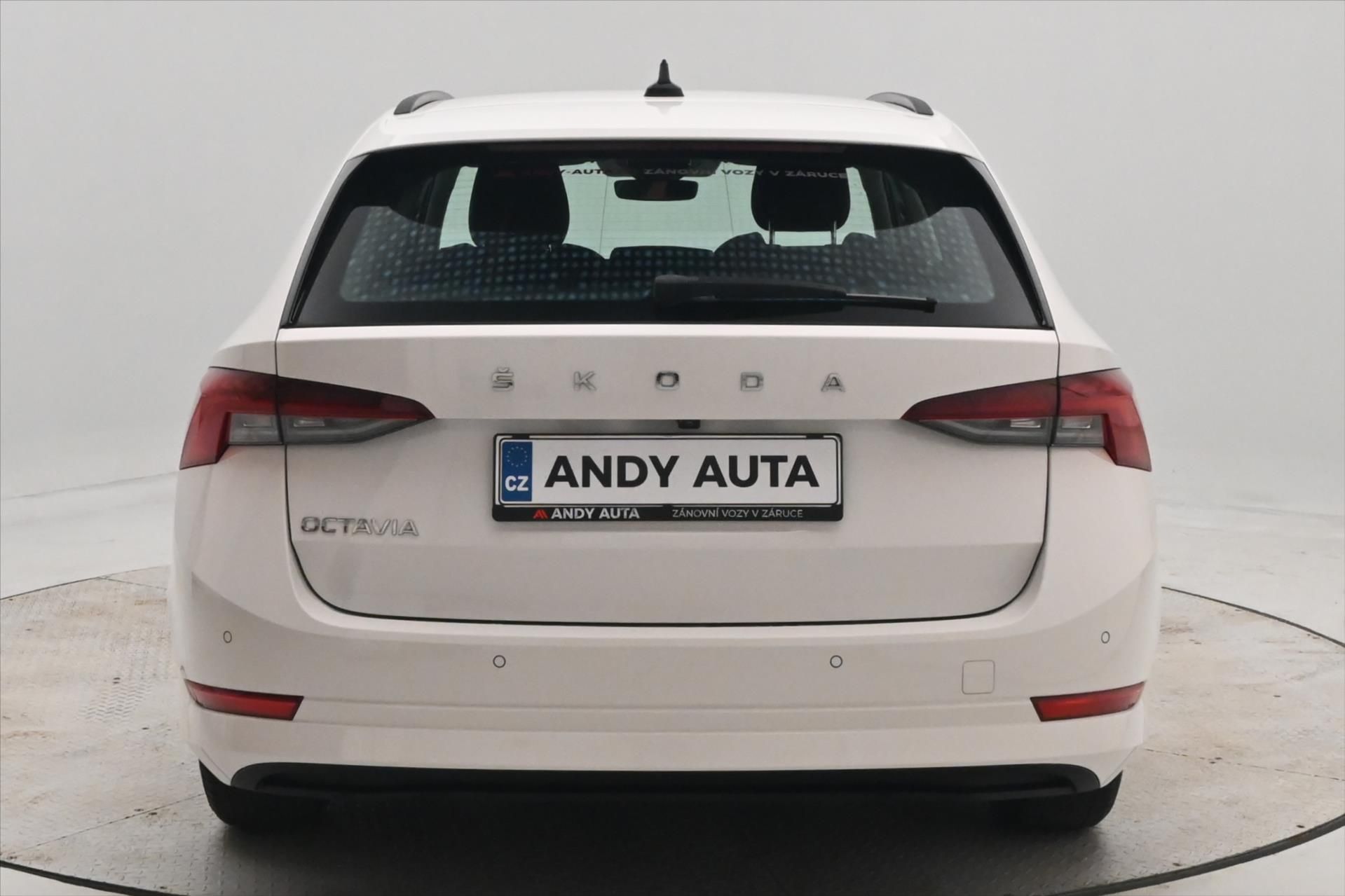 Škoda Octavia, 2,0 TDI 110kW DSG Ambition Zár - fotka 6