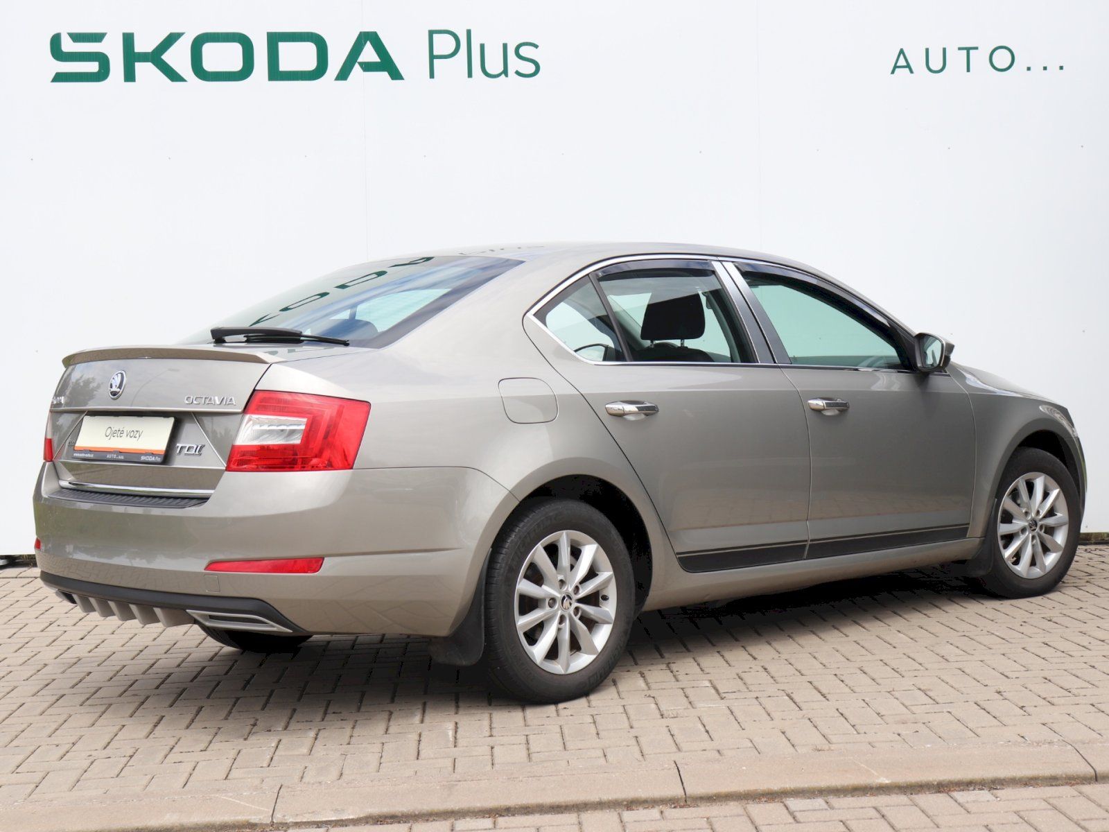 Škoda Octavia, Octavia Ambition 1.6TDI/66kW 5 - fotka 2