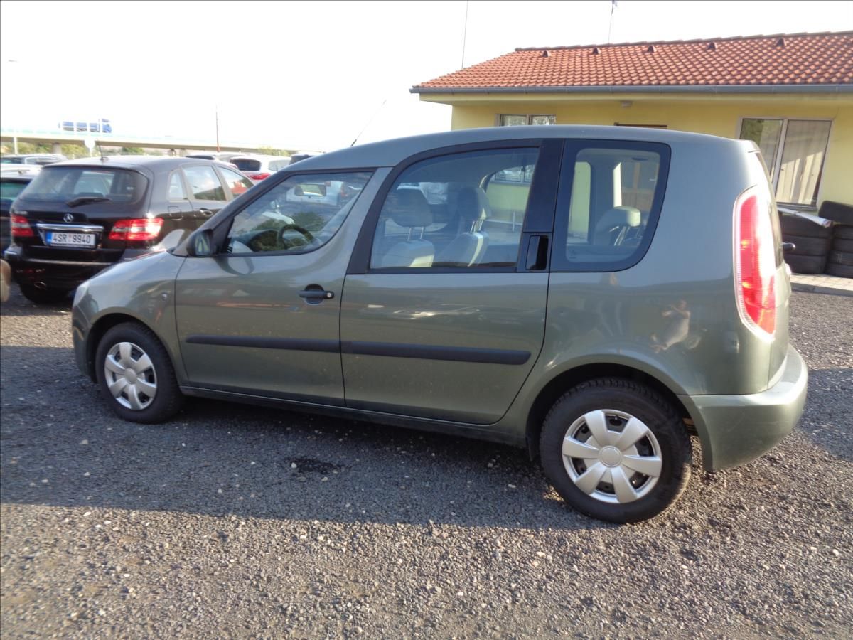 Škoda Roomster, 1,2   HTP 51kw - fotka 4