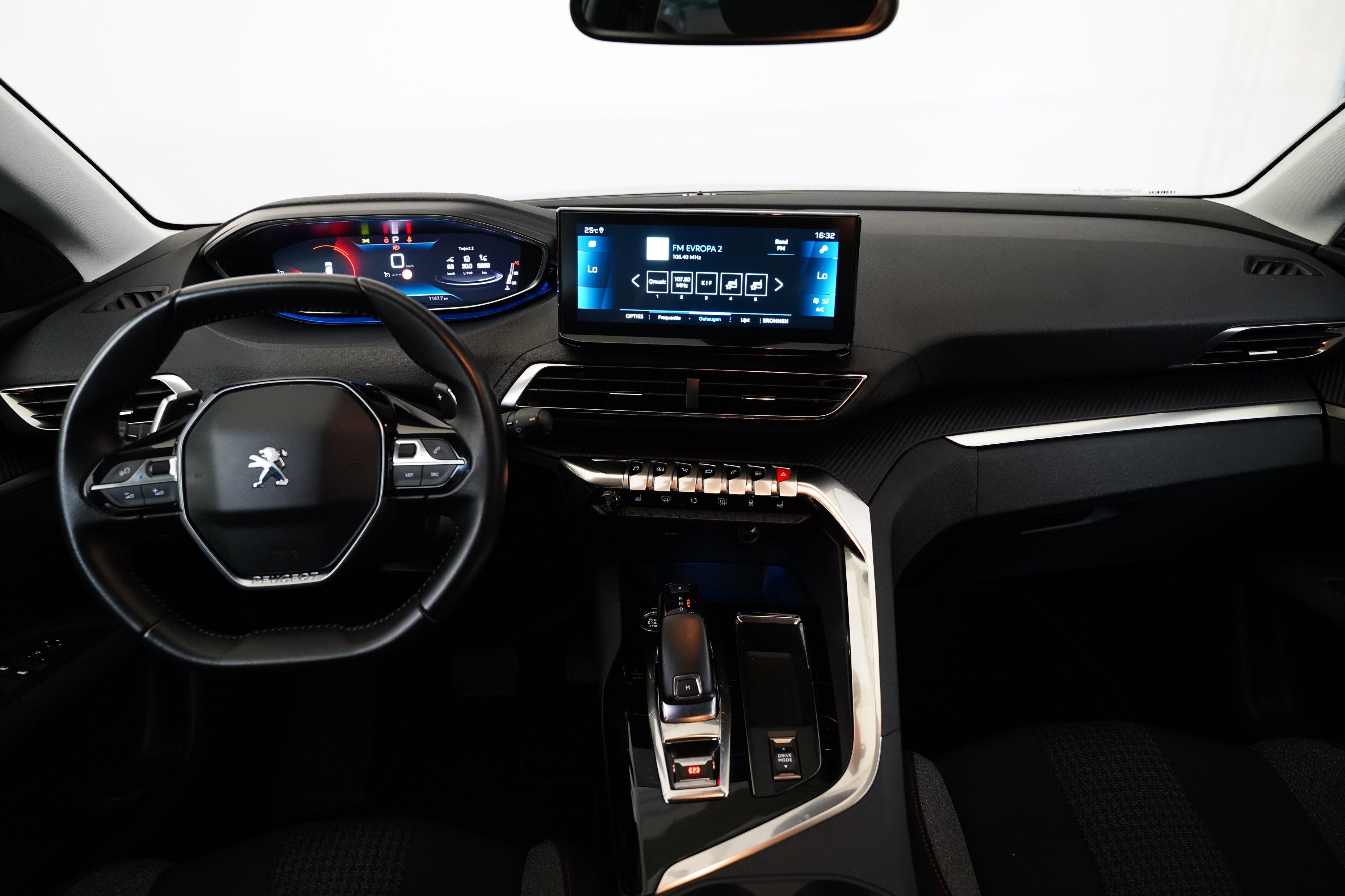 Peugeot 3008, 1.5 Blue-HDi 96 kW Active Pack - fotka 5