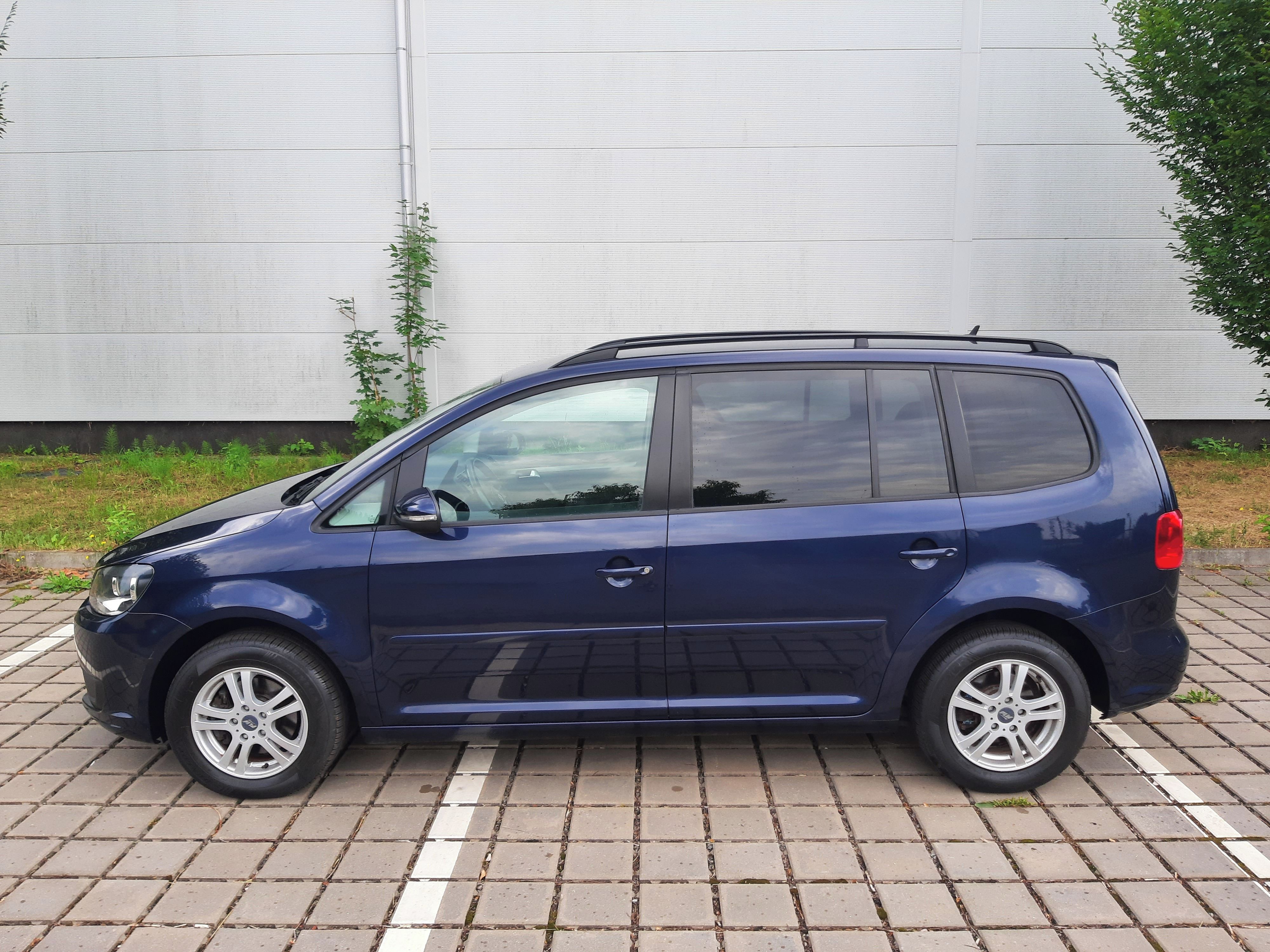 Volkswagen Touran, 1.6 TDI 77Kw, DSG - fotka 5