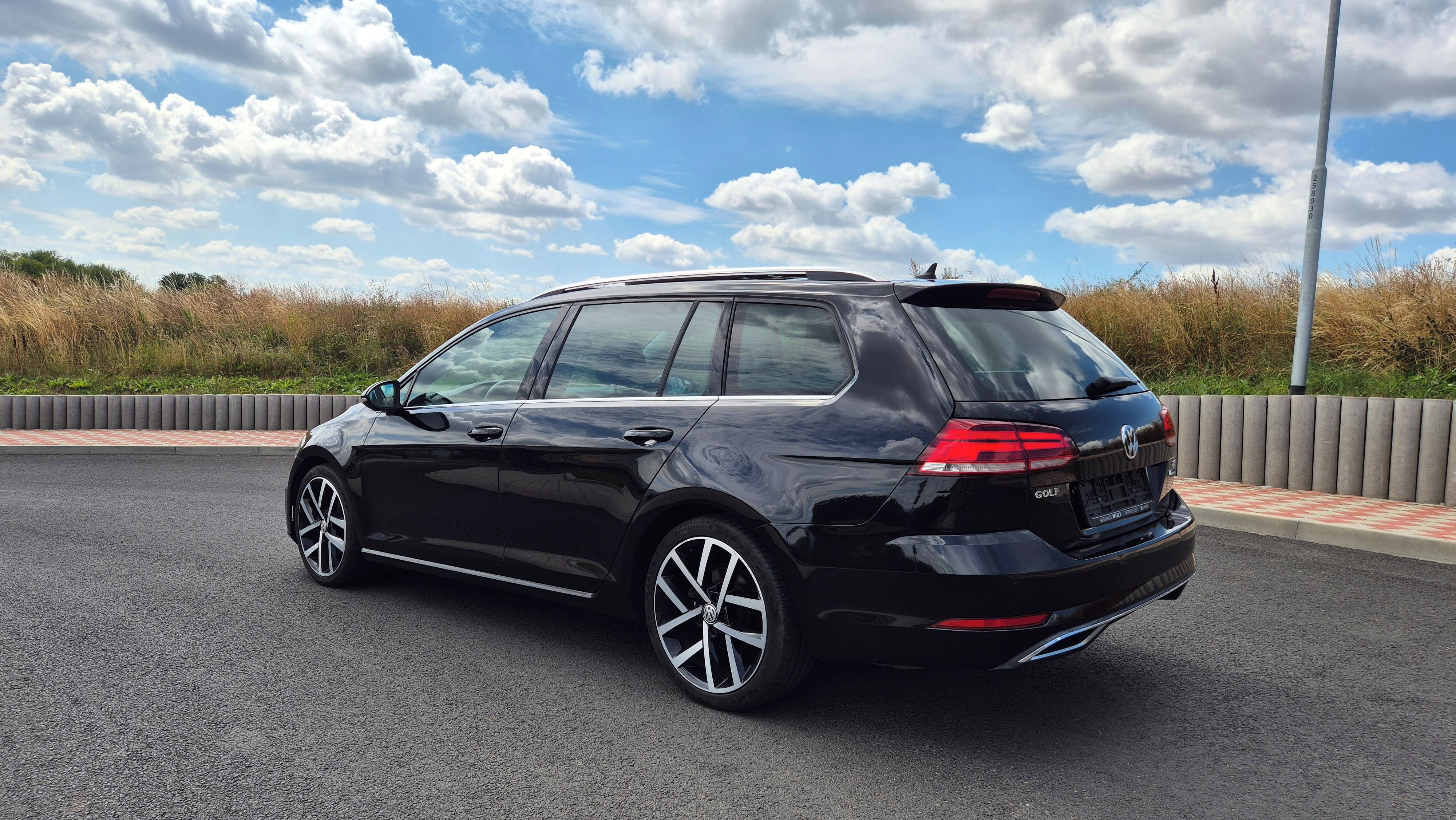 Volkswagen Golf, 1,4tsi 110kw DSG Highline - fotka 4