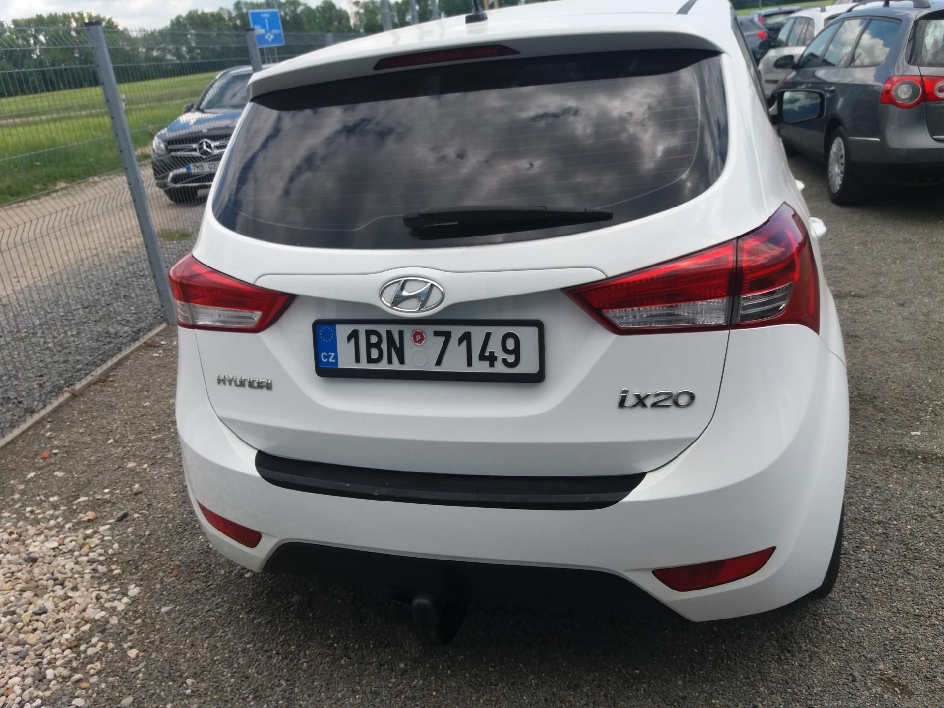 Hyundai ix20, 1.6i,92kW,TAŽNY,VÝHŘEV.!! - fotka 5