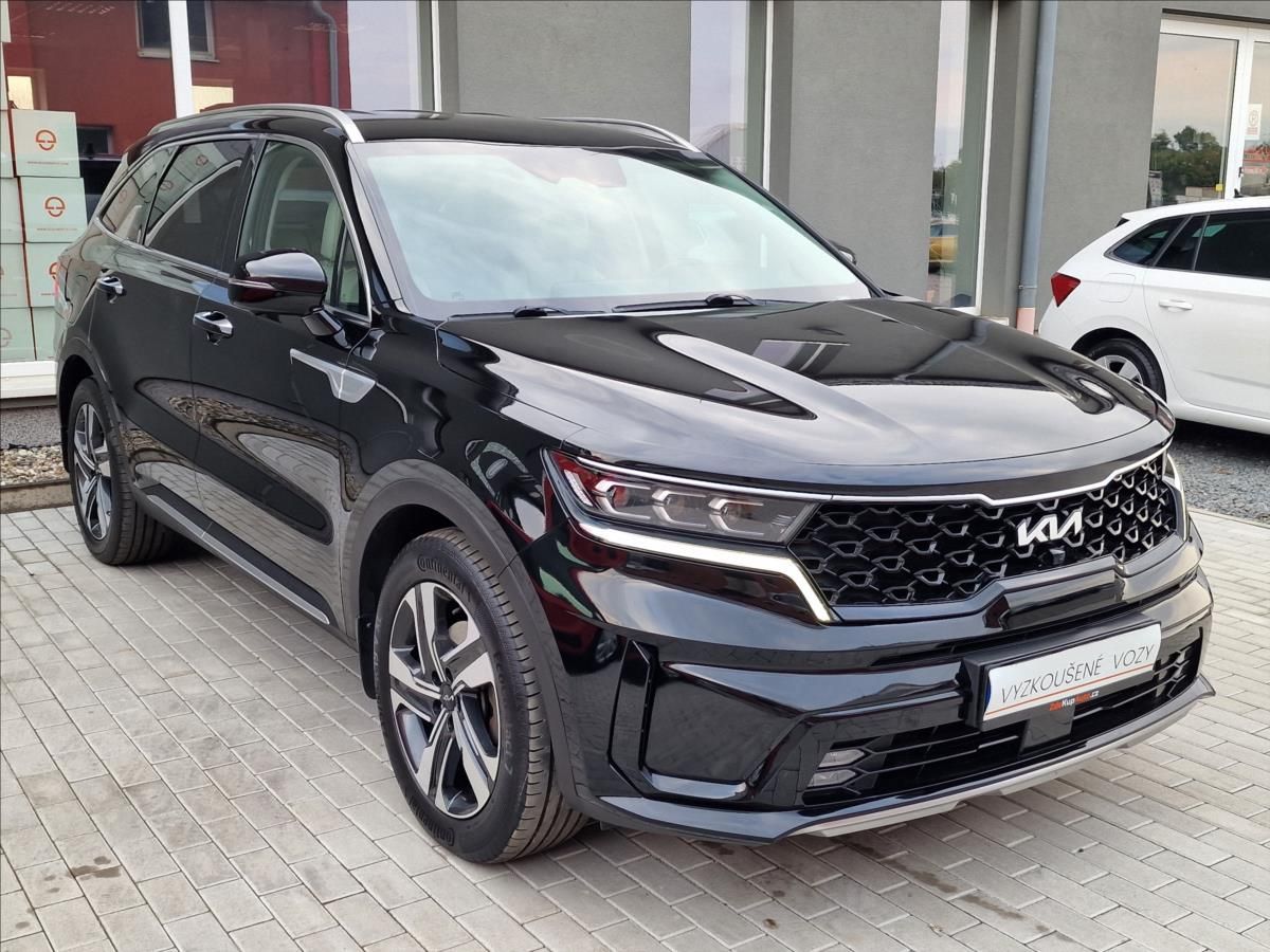 Kia Sorento, 1.6T-GDi PHEV 4x4 Premium, ČR - fotka 3