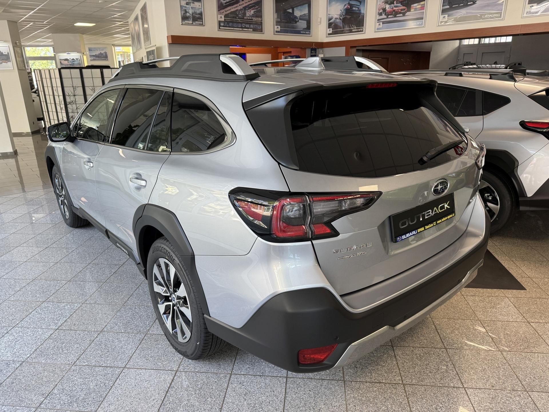 Subaru Outback, 2.5i-T Touring Lineartronic - fotka 2