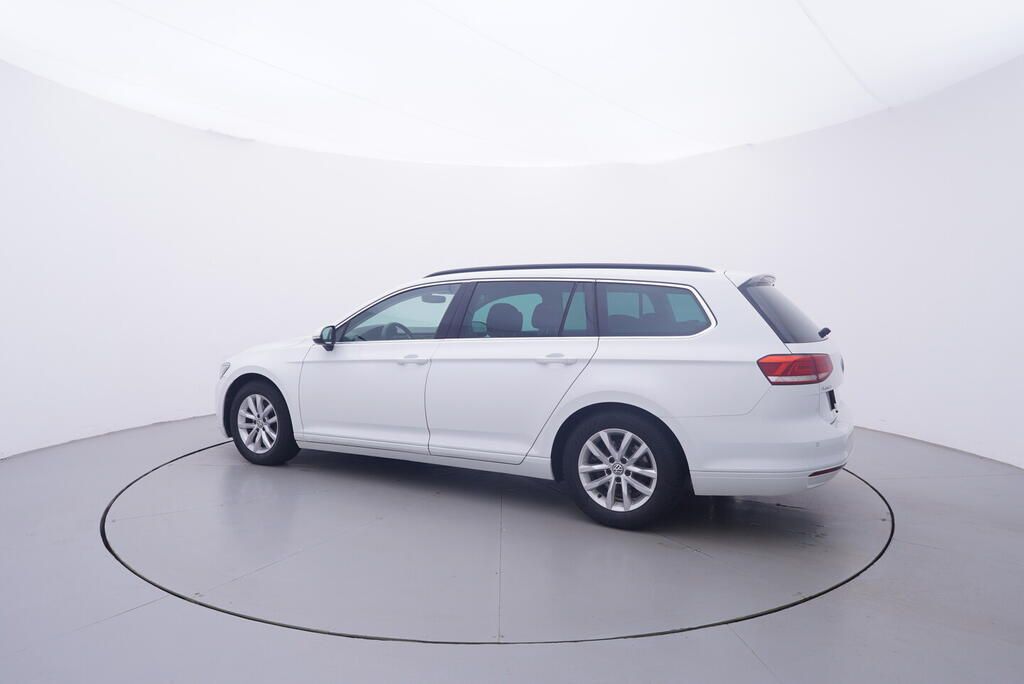 Volkswagen Passat, 2.0 TDI 110 kW - fotka 3