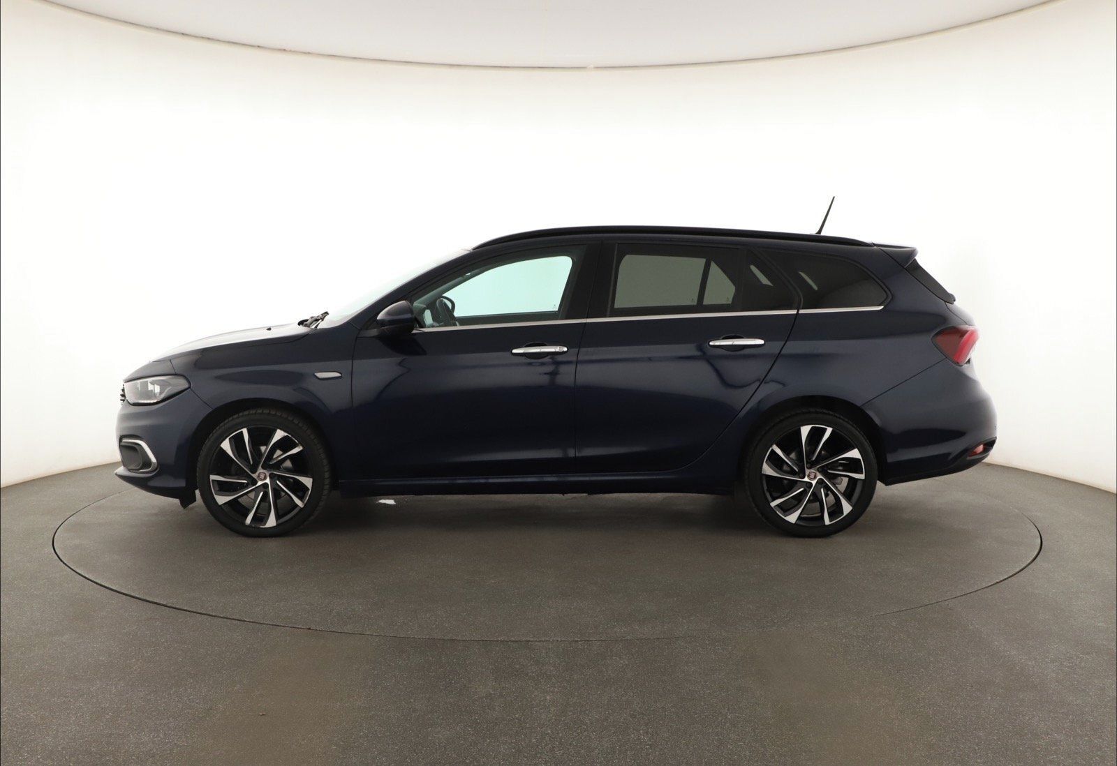 Fiat Tipo, 1.6 MultiJet, Automat - fotka 3