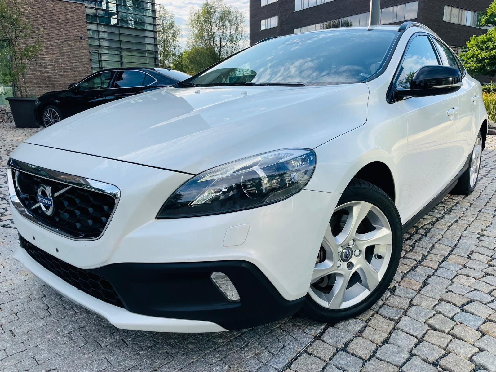 Volvo V40, 2.0i AUT 1MAJITEL CROSS COUNTR - fotka 2