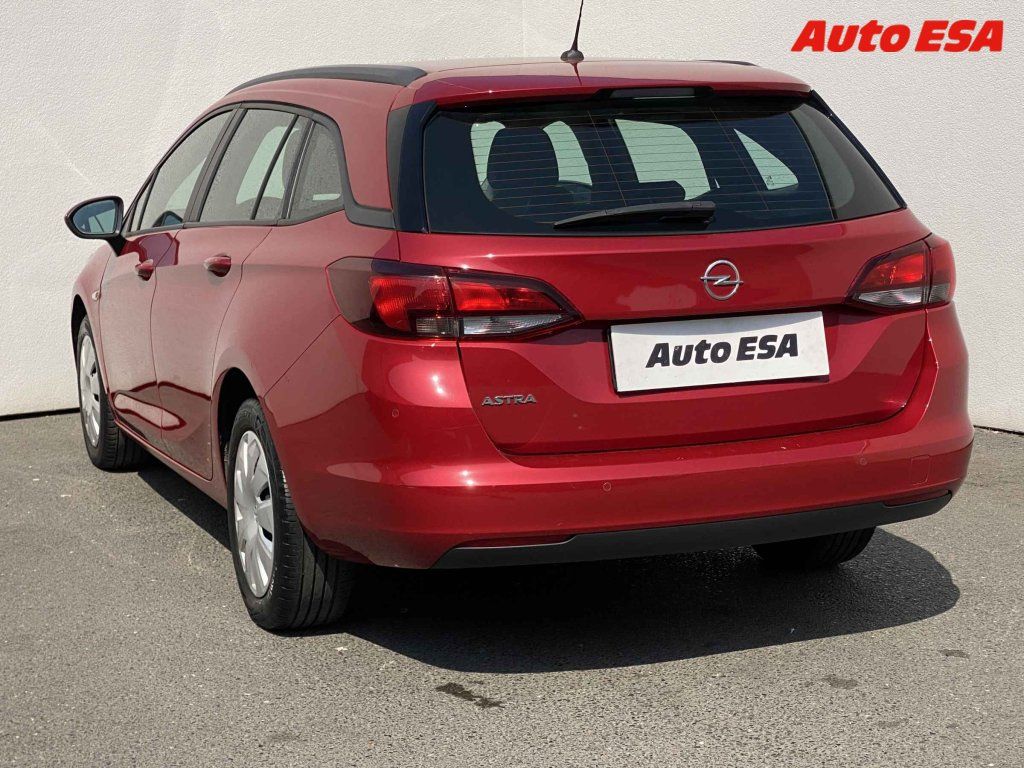 Opel Astra, 1.2 - fotka 6