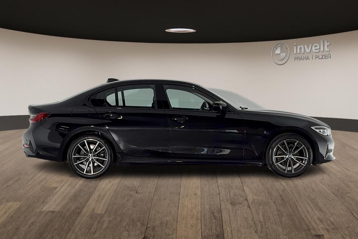 BMW Řada 3, 320d xDrive - fotka 2