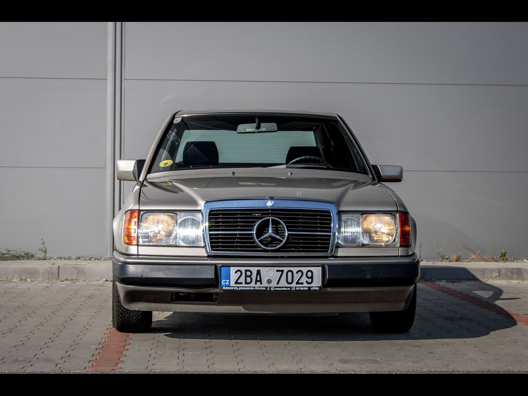 Mercedes-Benz Třídy E, 124 C - fotka 2