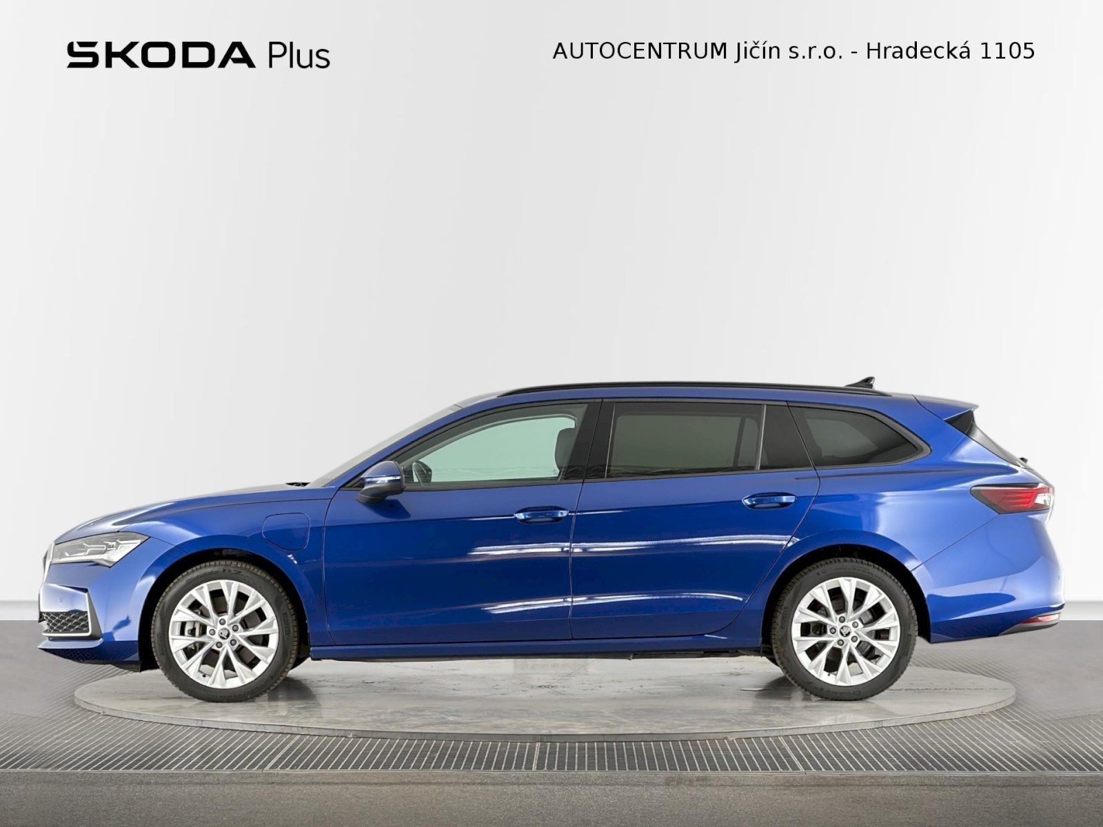 Škoda Superb, Combi iV DSG 1.5TSI 150kW Sele - fotka 3