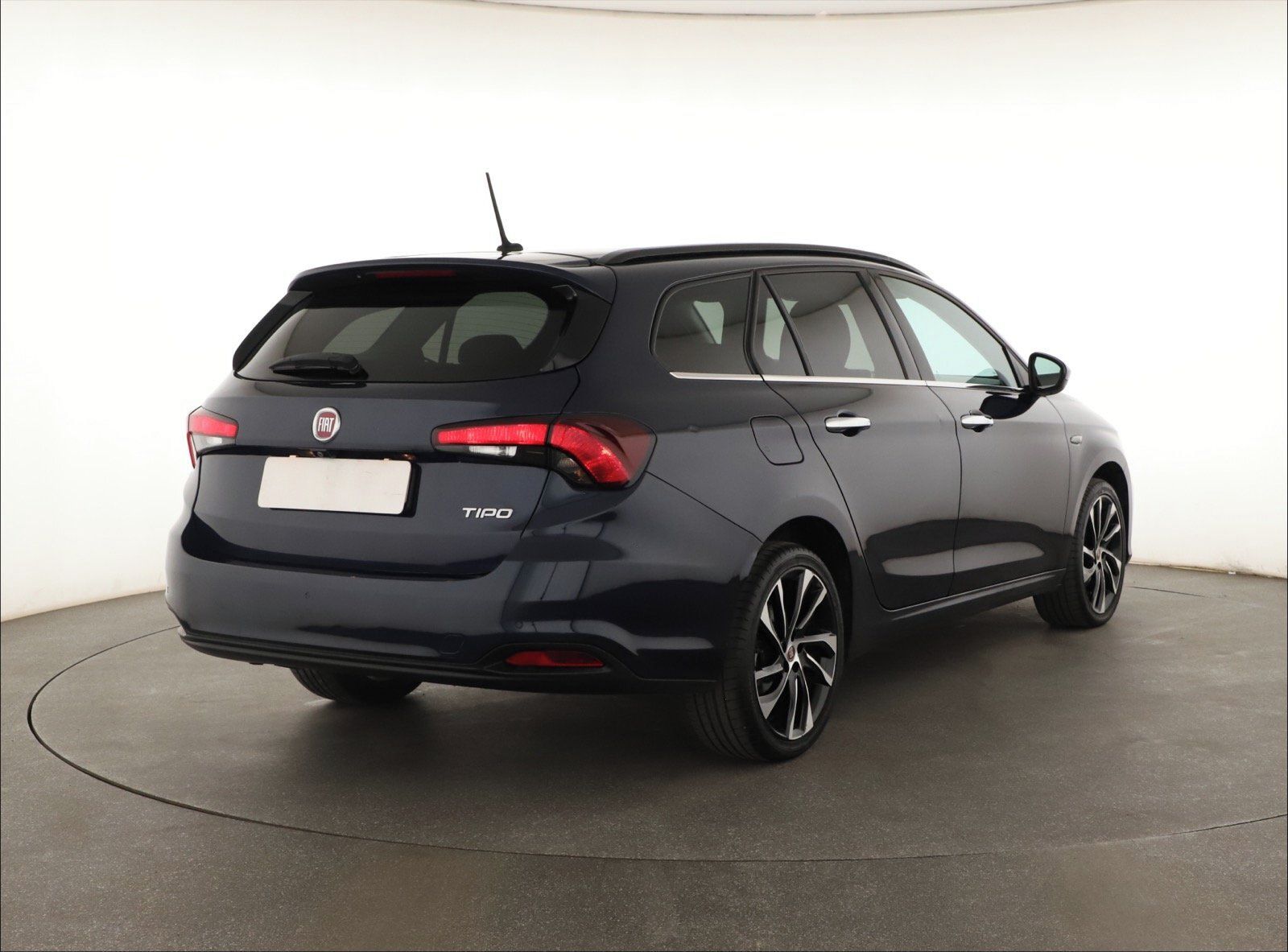 Fiat Tipo, 1.6 MultiJet, Automat - fotka 5