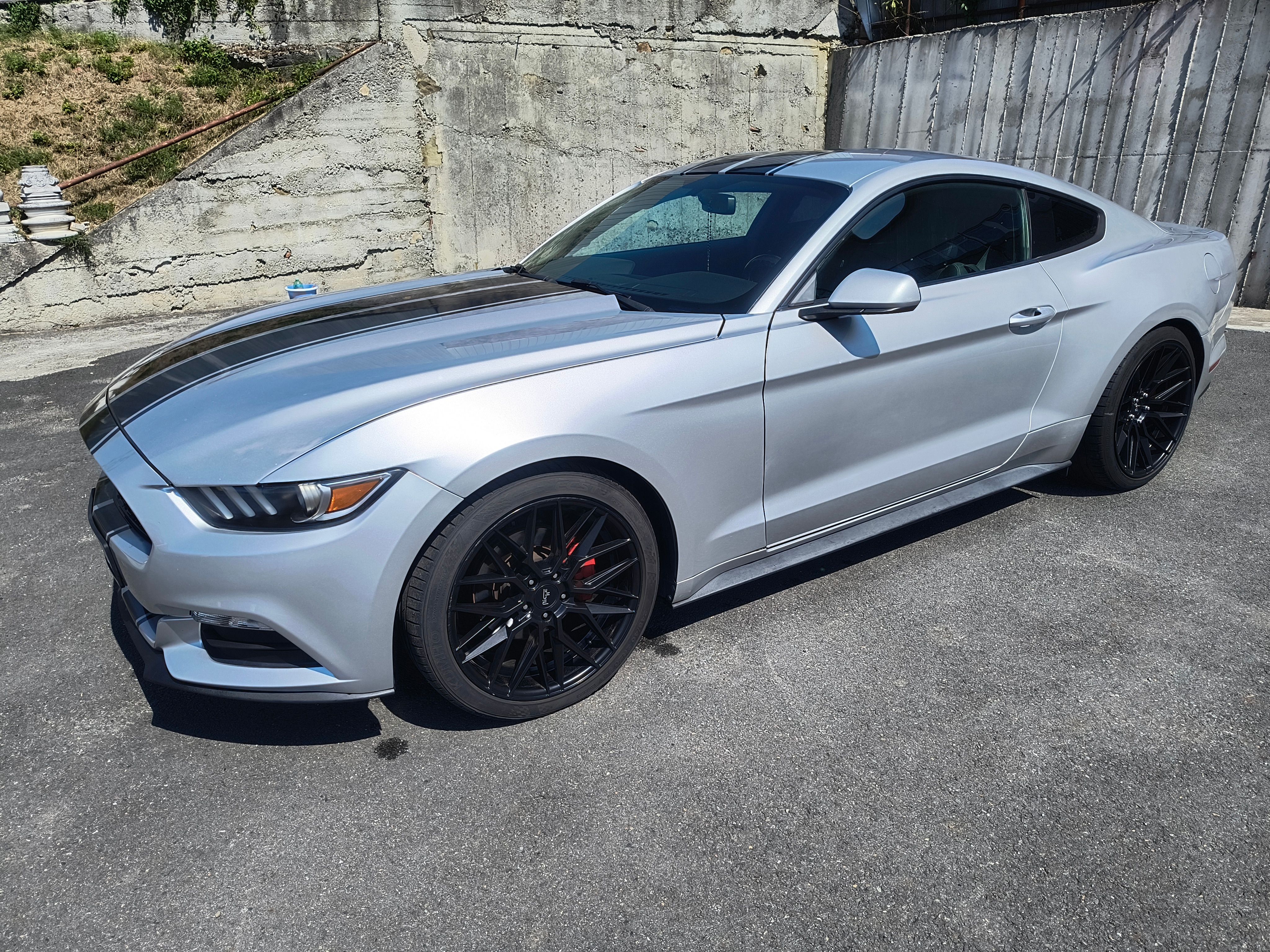 Ford Mustang, 3.7 V6 225KW/AUTOMAT - fotka 4