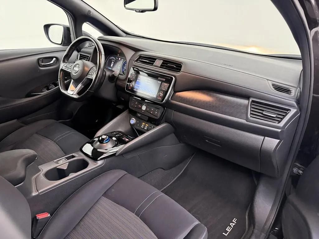 Nissan LEAF, EV 110kW 40kWh 2.ZERO TZ - fotka 4