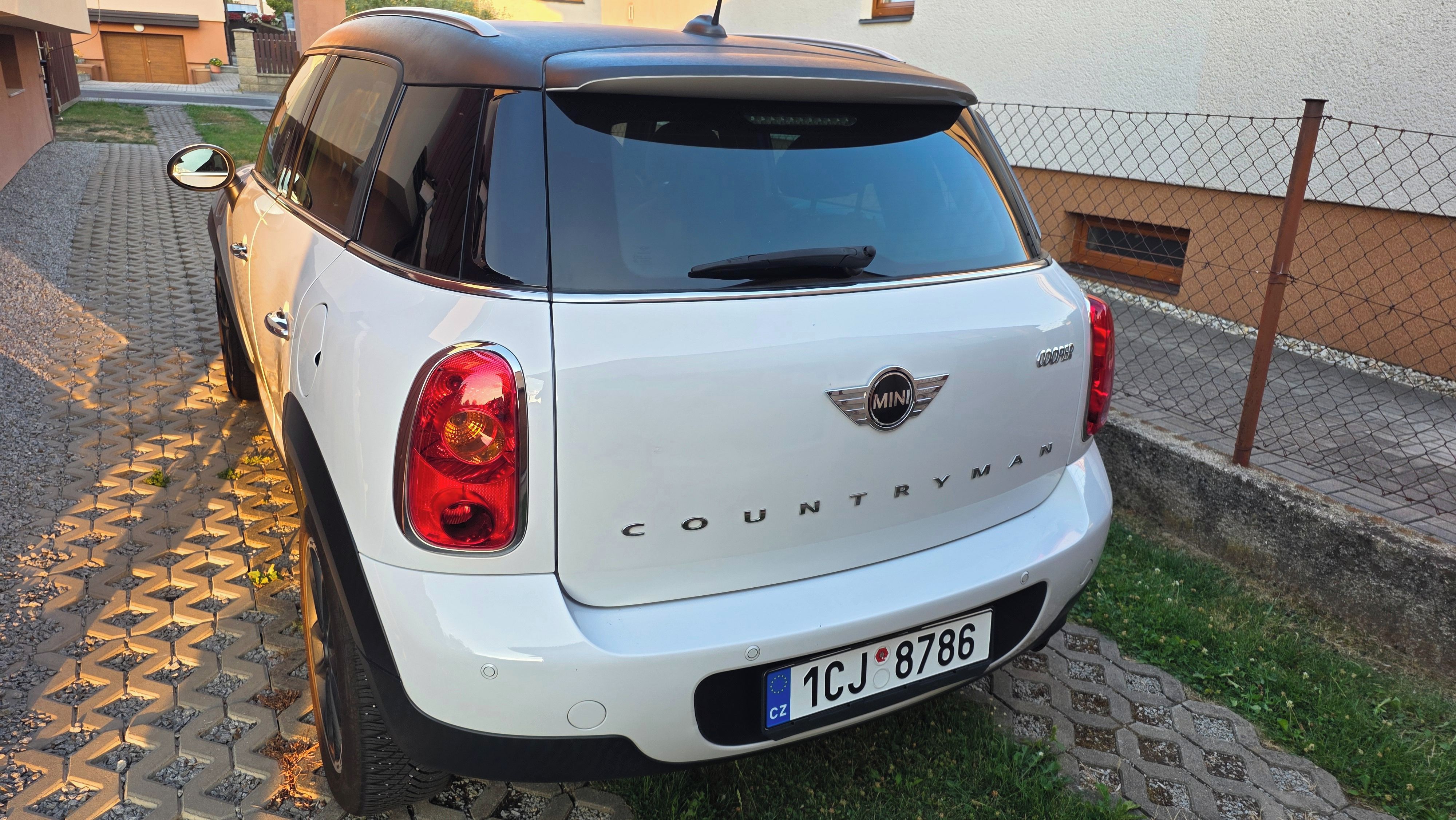 Mini Cooper, Mini r60 1.6i 90kw coutryman - fotka 5