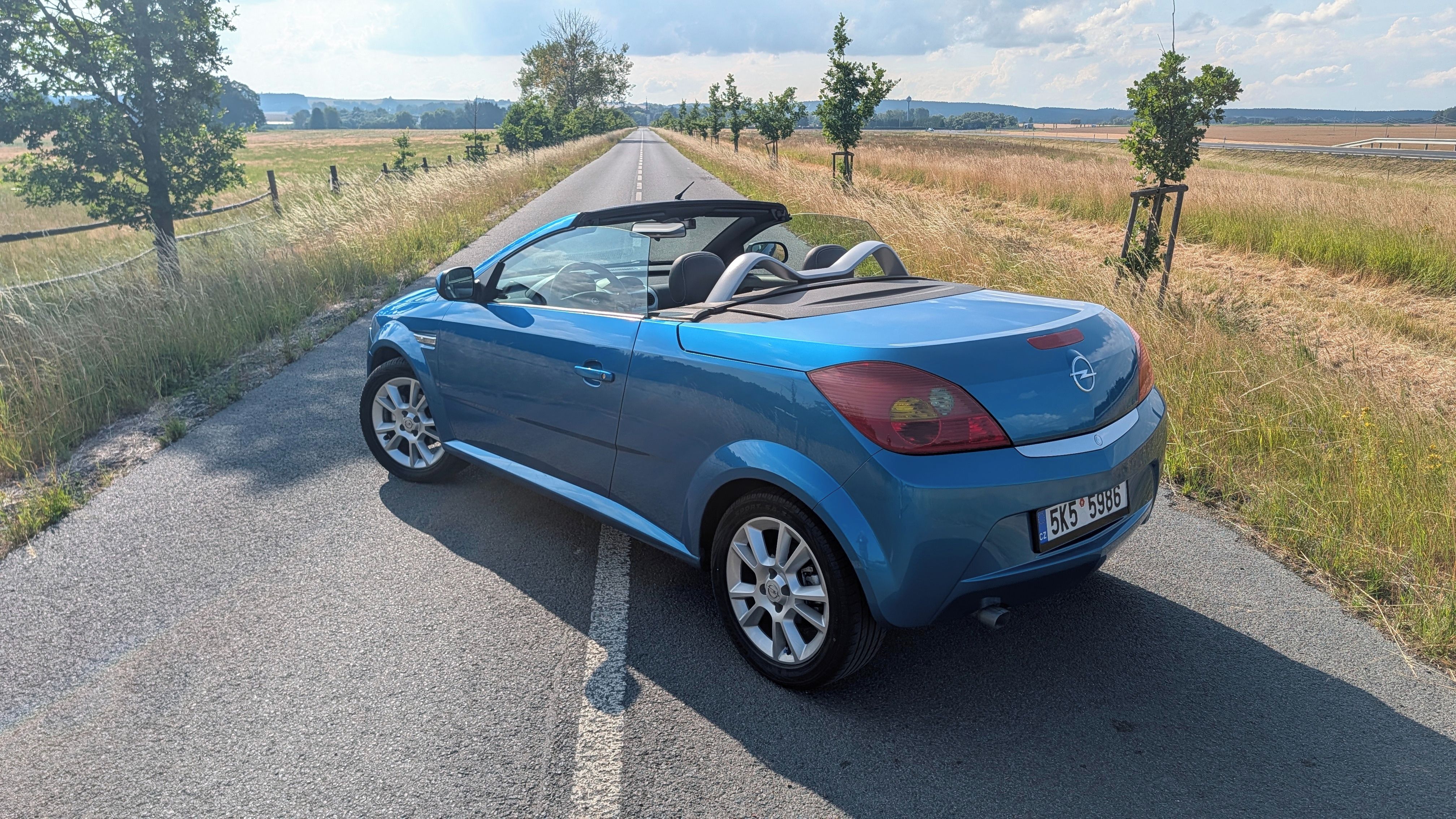 Opel Tigra, Opel Tigra TwinTop 1.8 - fotka 4