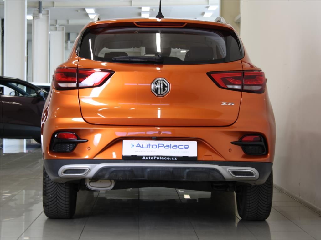 MG ZS, 1,5 i Essential PLUS 10tkm. ČR - fotka 4
