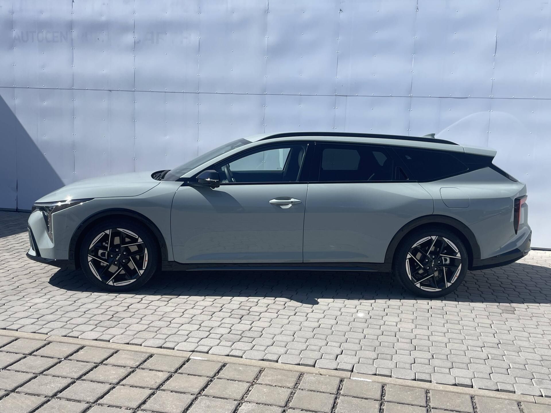 Kia K4, GT-LINE 7DCT 1,6 T-GDi - fotka 3
