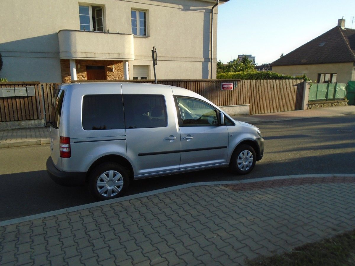 Volkswagen Caddy, 1.6 TDCI, 5.Míst, Klima - fotka 6