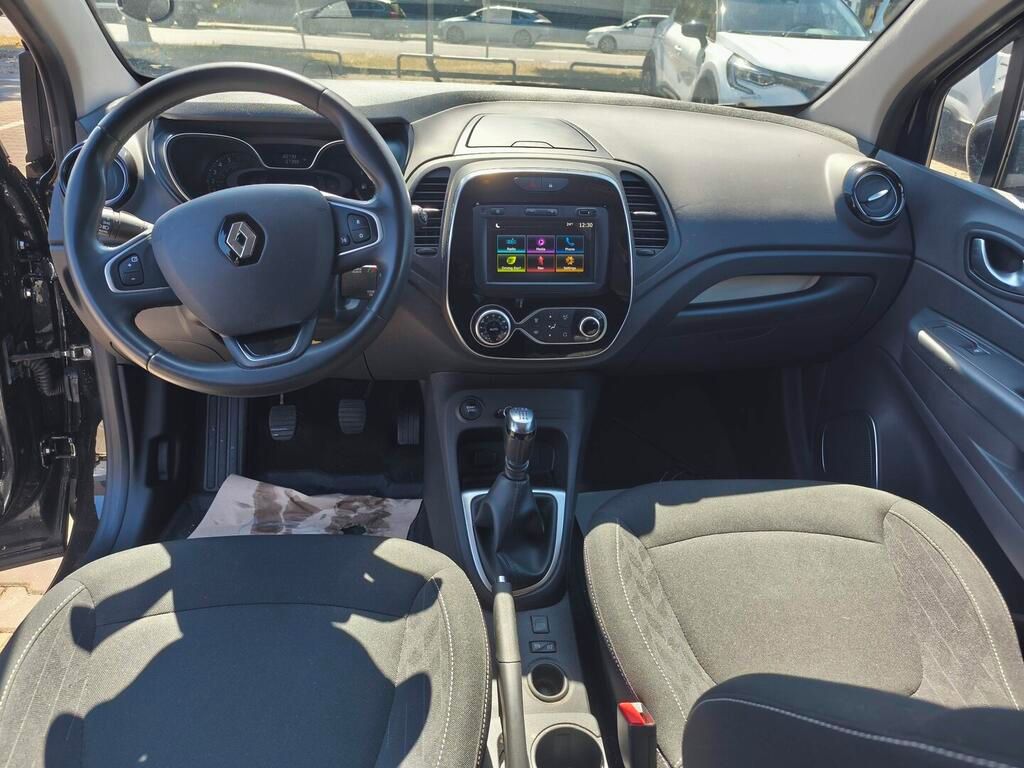 Renault Captur, Limited 1.3 TCe 96 kW - fotka 4