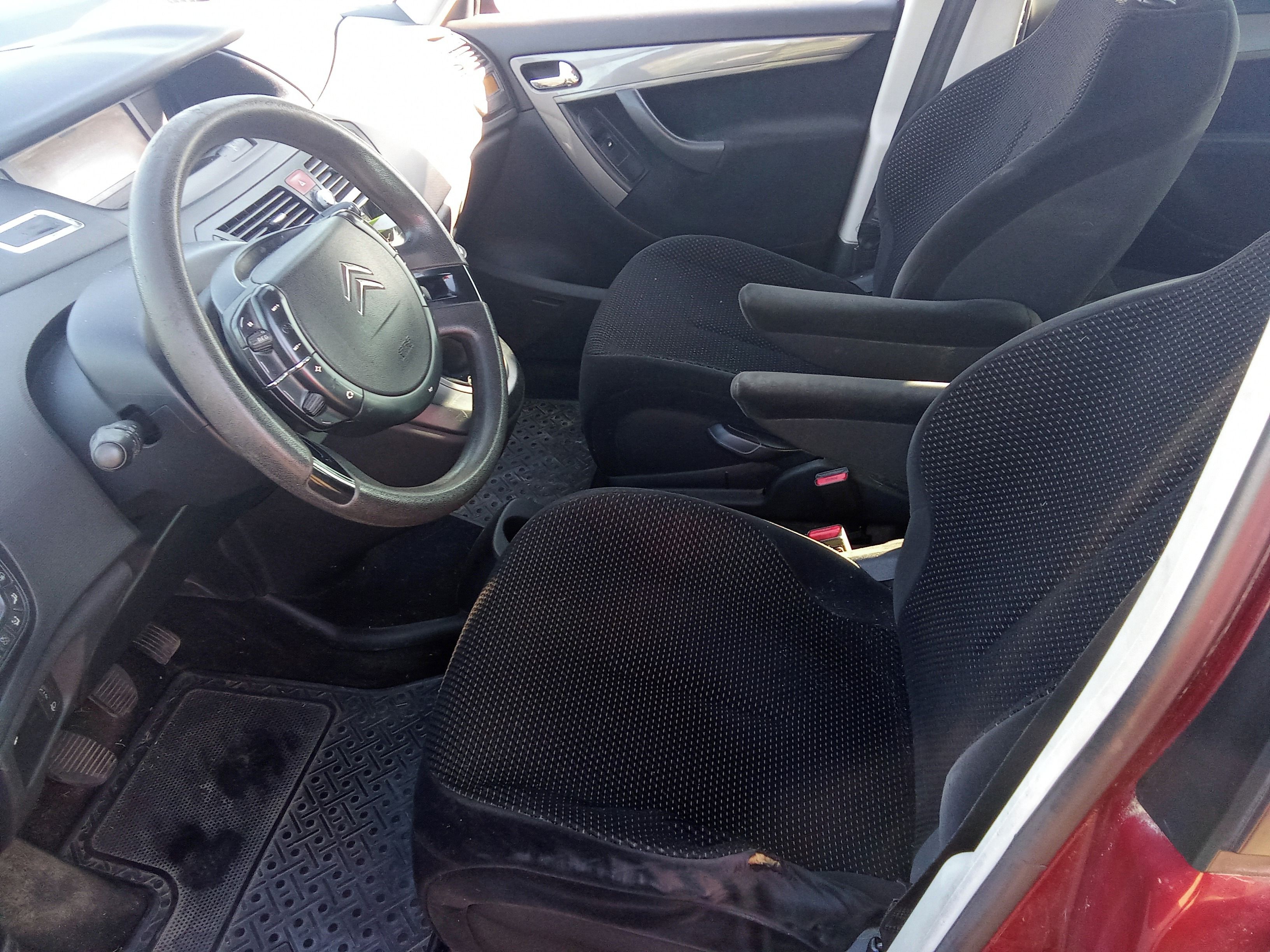 Citroën C4 Picasso, 1.6HDi 80kW / 2 x ALU KOLA - fotka 2