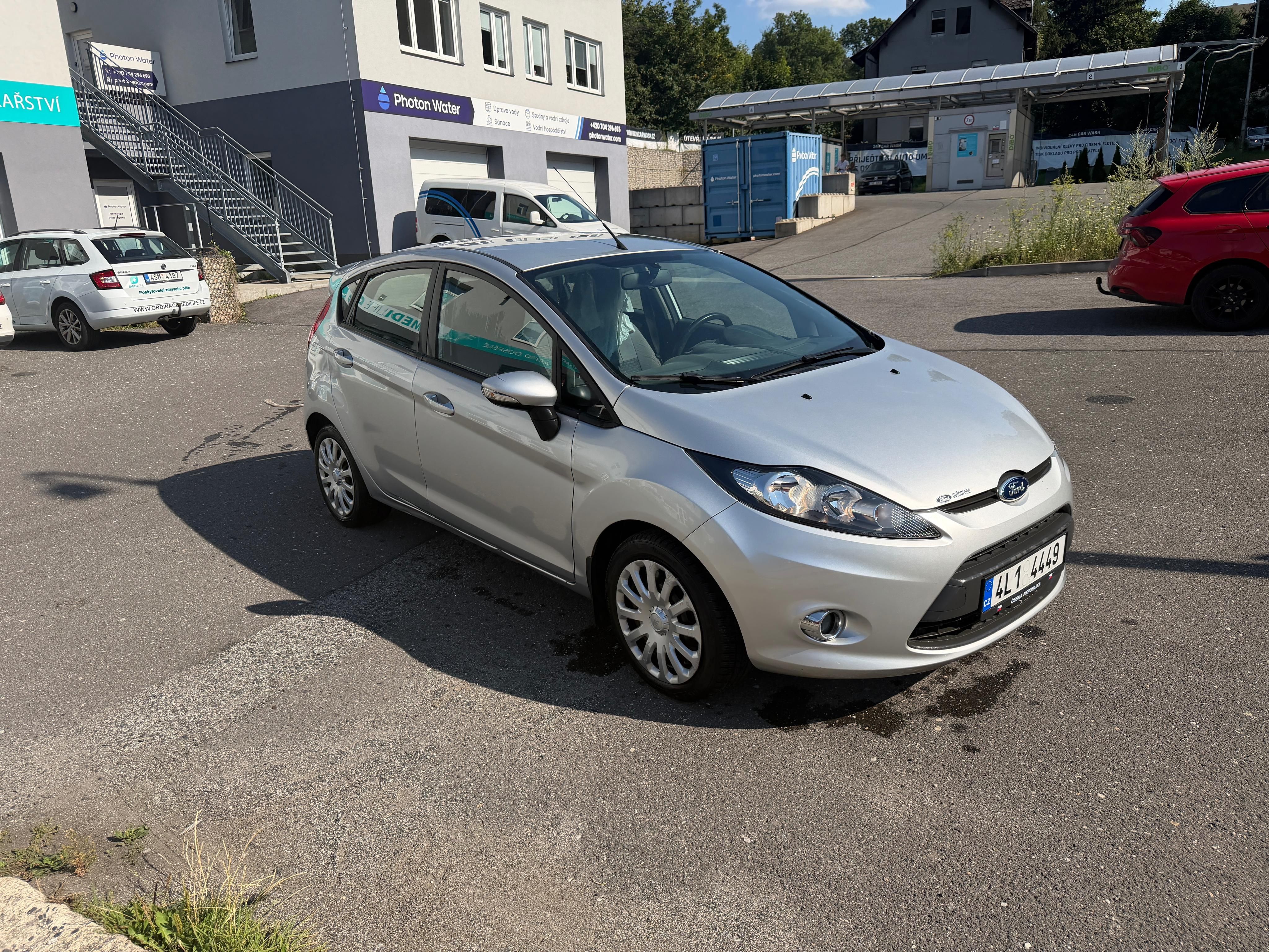 Ford Fiesta, 44kw,klimatizace - fotka 3