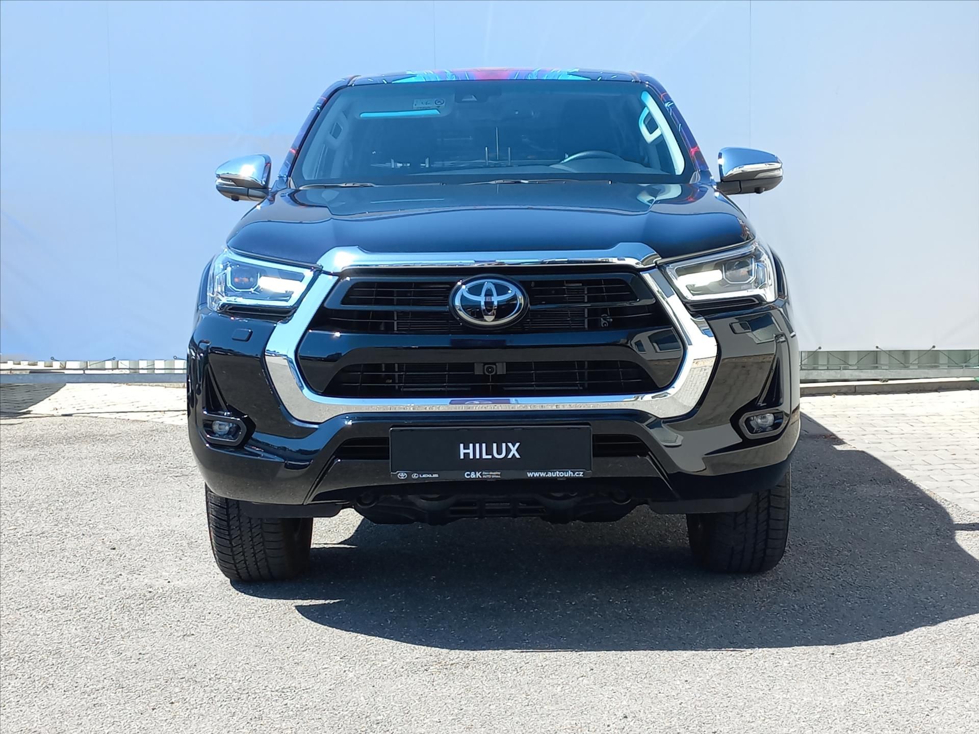 Toyota Hilux, 2,8 Diesel 4x4 204k A/T  Doubl - fotka 4