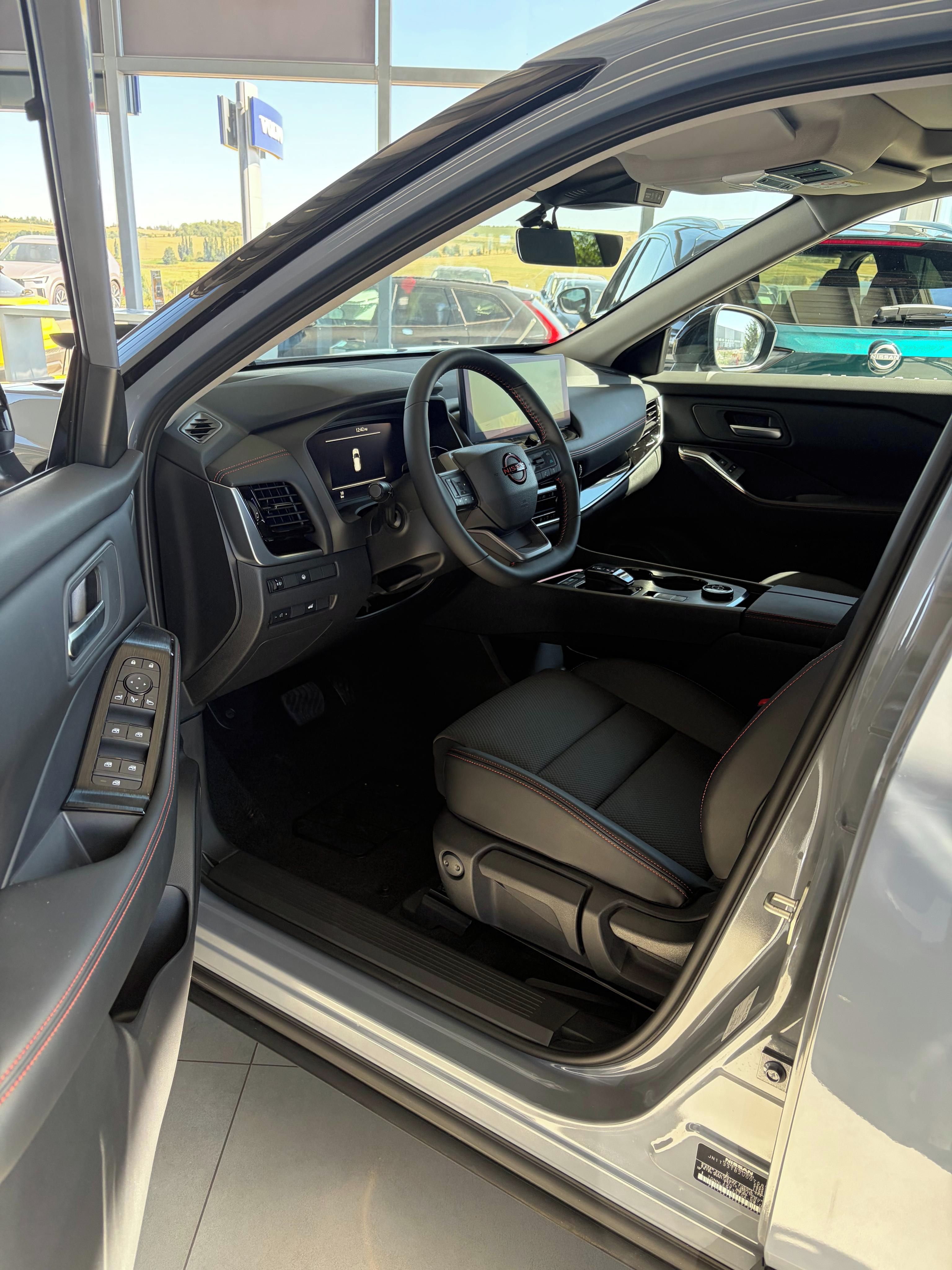 Nissan X-Trail, N-TREK e-POWER e-4ORCE 4WD - fotka 4