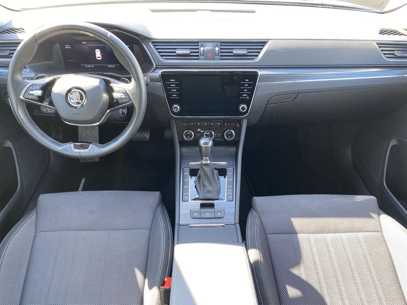 Škoda Superb, Combi 2.0 TDI DSG Style - fotka 5