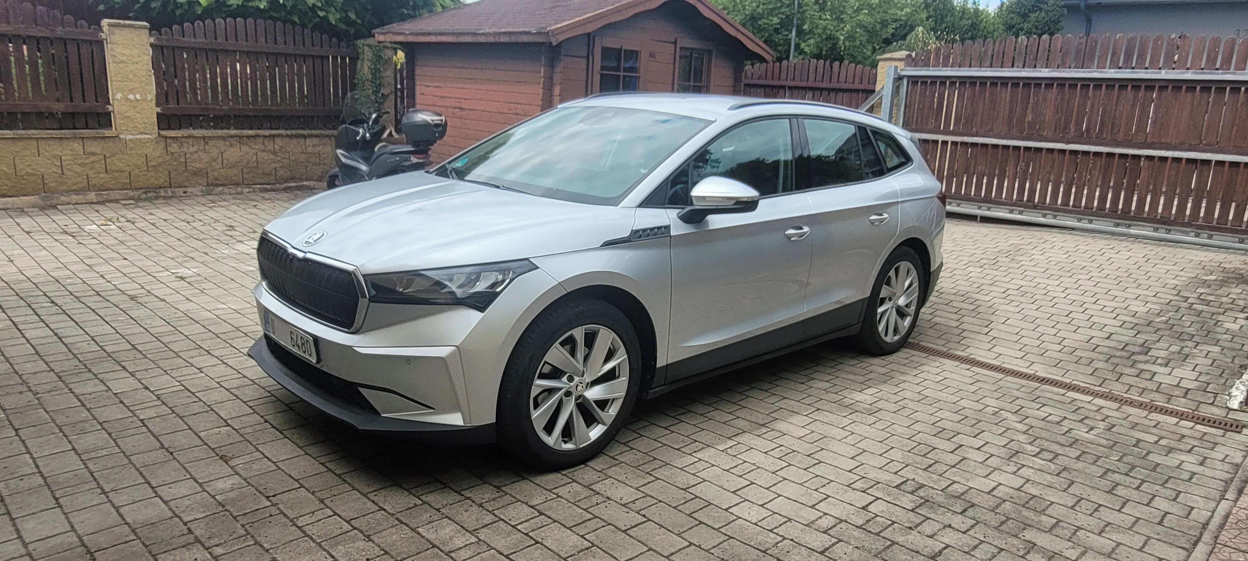 Škoda Enyaq, 60 iV 62kwh SOH 87% polokůže - fotka 3