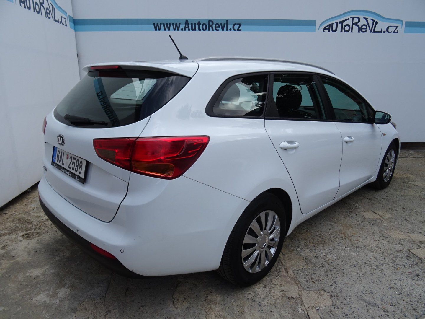 Kia Cee´d, 1.6GDi,99kW,1majČR,s.kni,klima - fotka 4