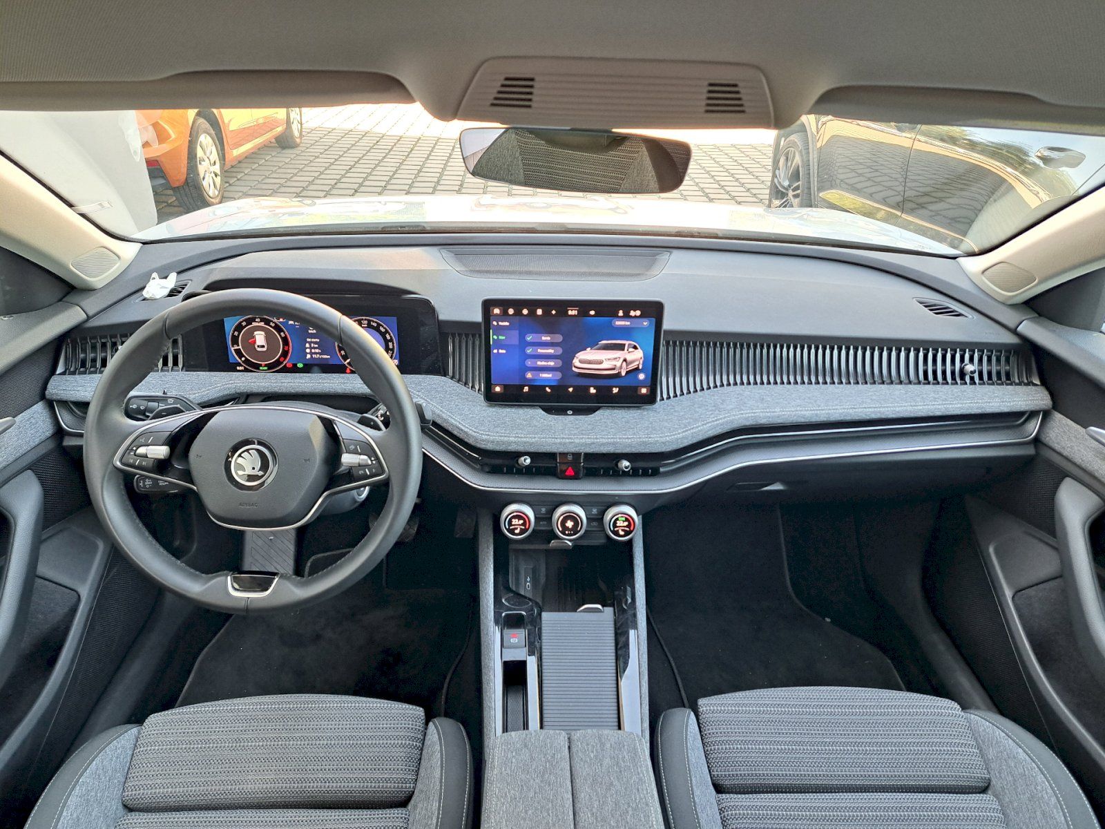 Škoda Superb, 1,5TSI 110kW MHEV Selection - fotka 5