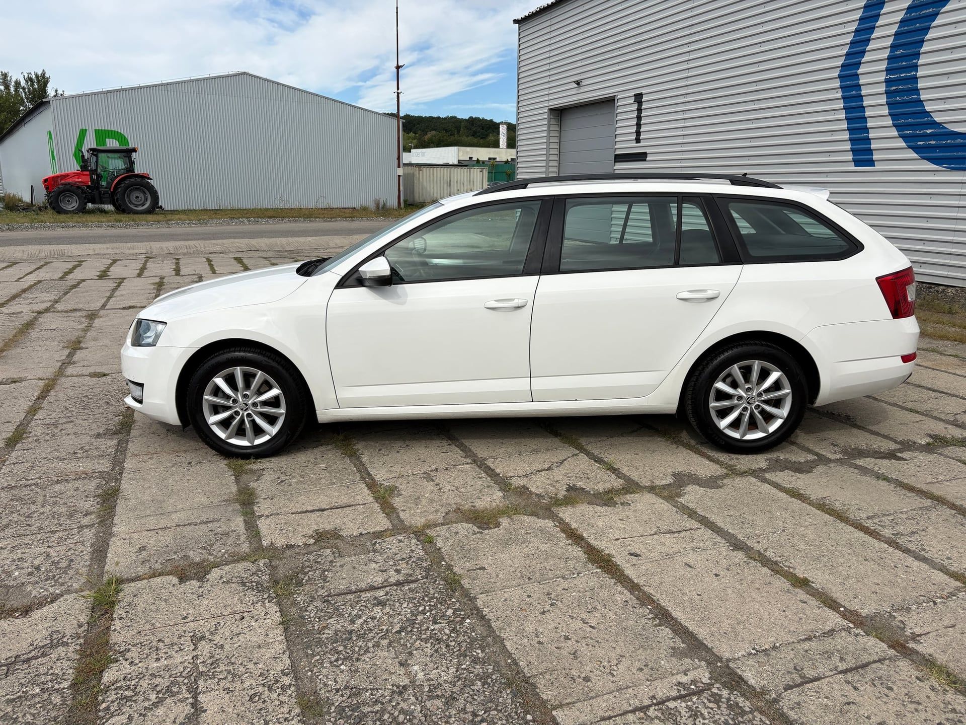Škoda Octavia, 1.6 TDI/Combi/Active/servis - fotka 4