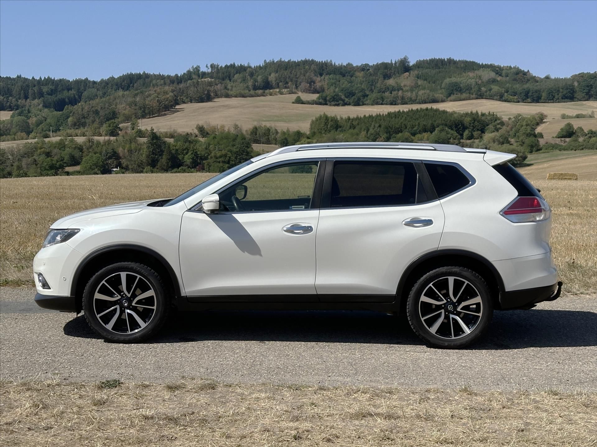 Nissan X-Trail, 1,6 dCi 130k 4WD Kůže Panorama - fotka 4