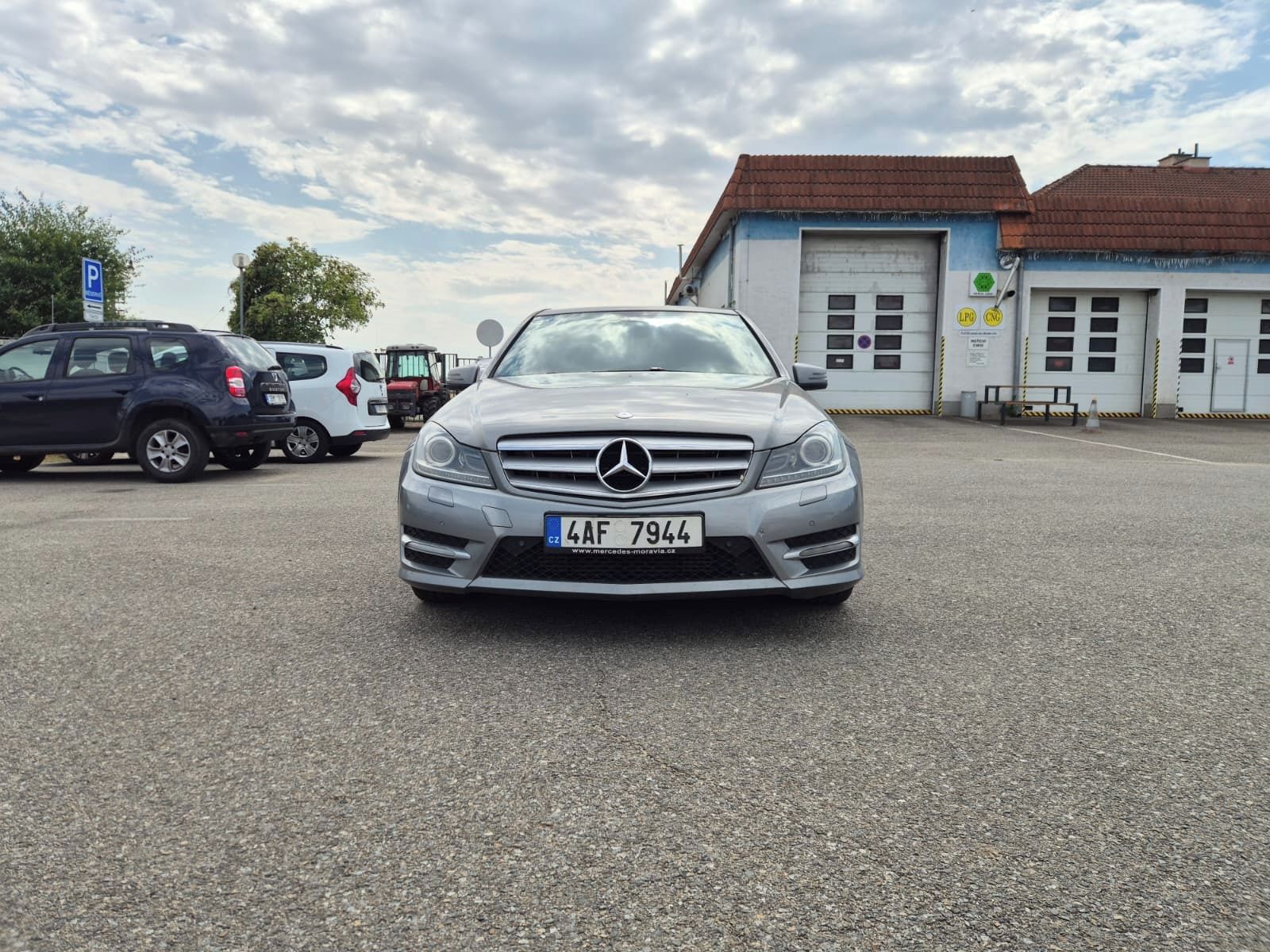 Mercedes-Benz Třídy C, 220d 4matic AMG - fotka 2
