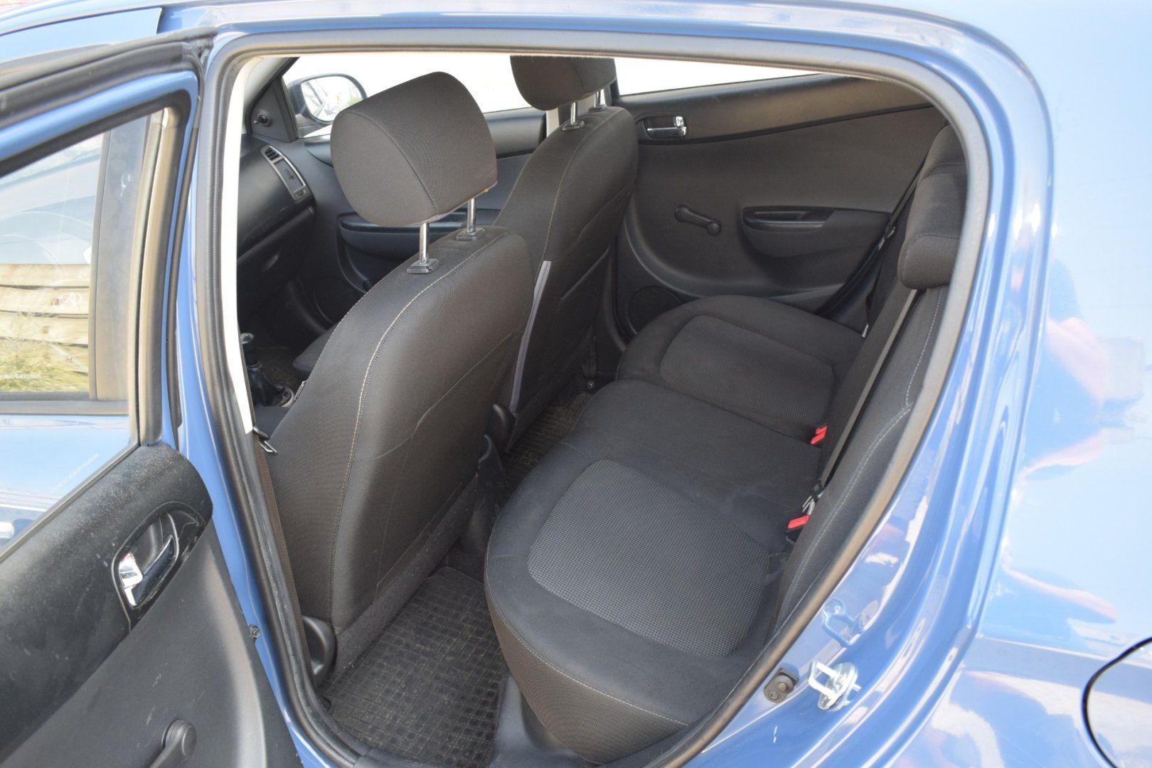 Hyundai i20, SERVISKA,KLIMA - fotka 6
