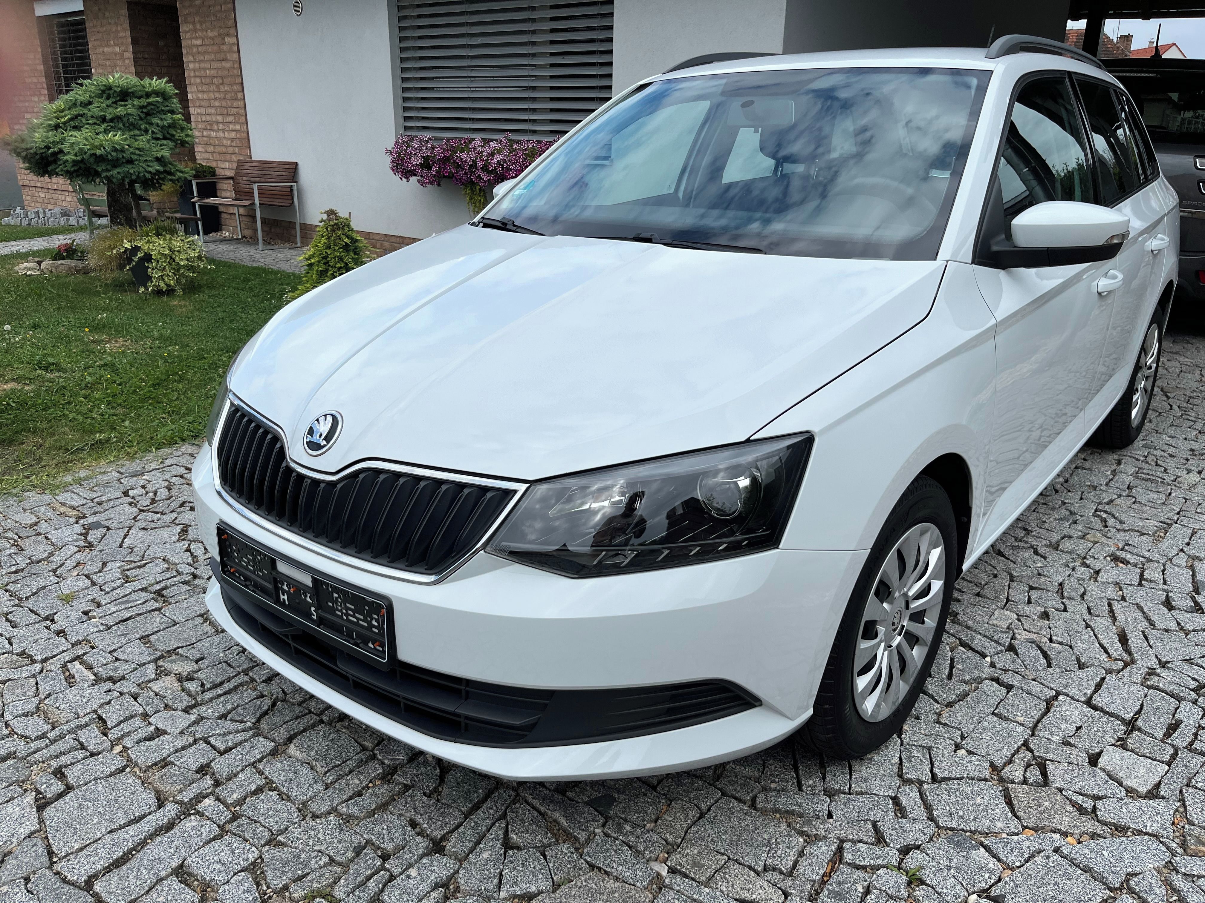 Škoda Fabia, COMBI 1.0 MPI 55 kW PROVĚŘENO - fotka 2