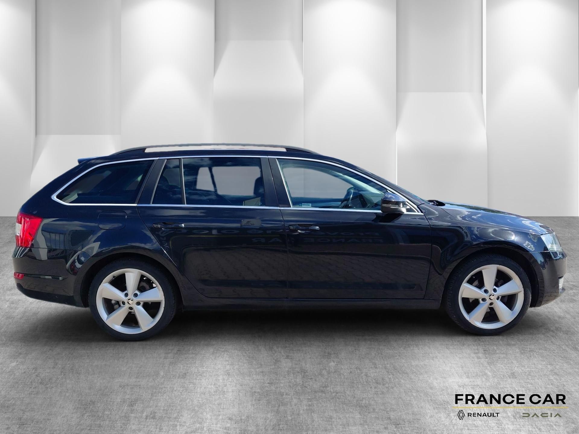 Škoda Octavia, 2,0TDi 110 kW STYLE DSG - fotka 4