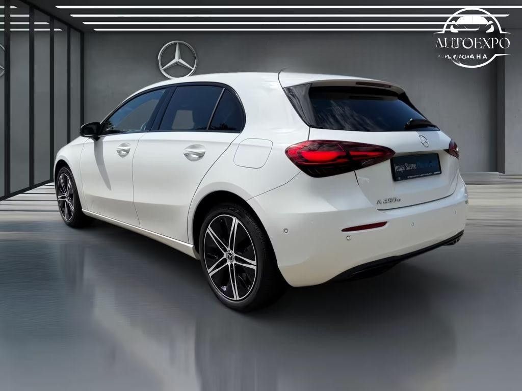 Mercedes-Benz Třídy A, 250e PANORAMA*TAŽNÉ - fotka 3