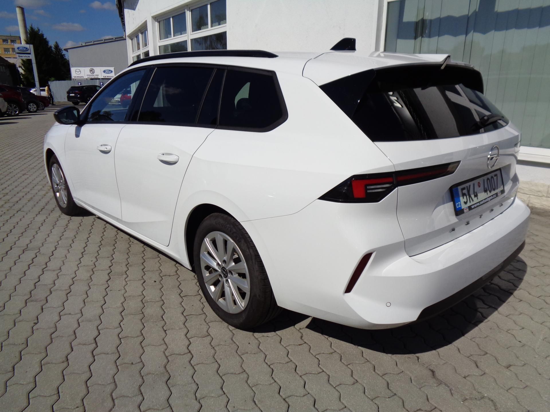 Opel Astra, 1,2T SportsTourer,Edition,Komf - fotka 4