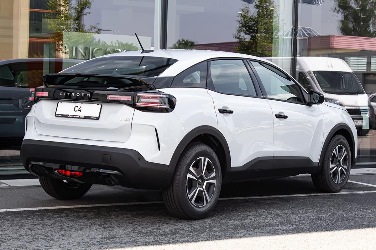 Citroën C4, 1,2 YOU Hybrid 110k Automat - fotka 5