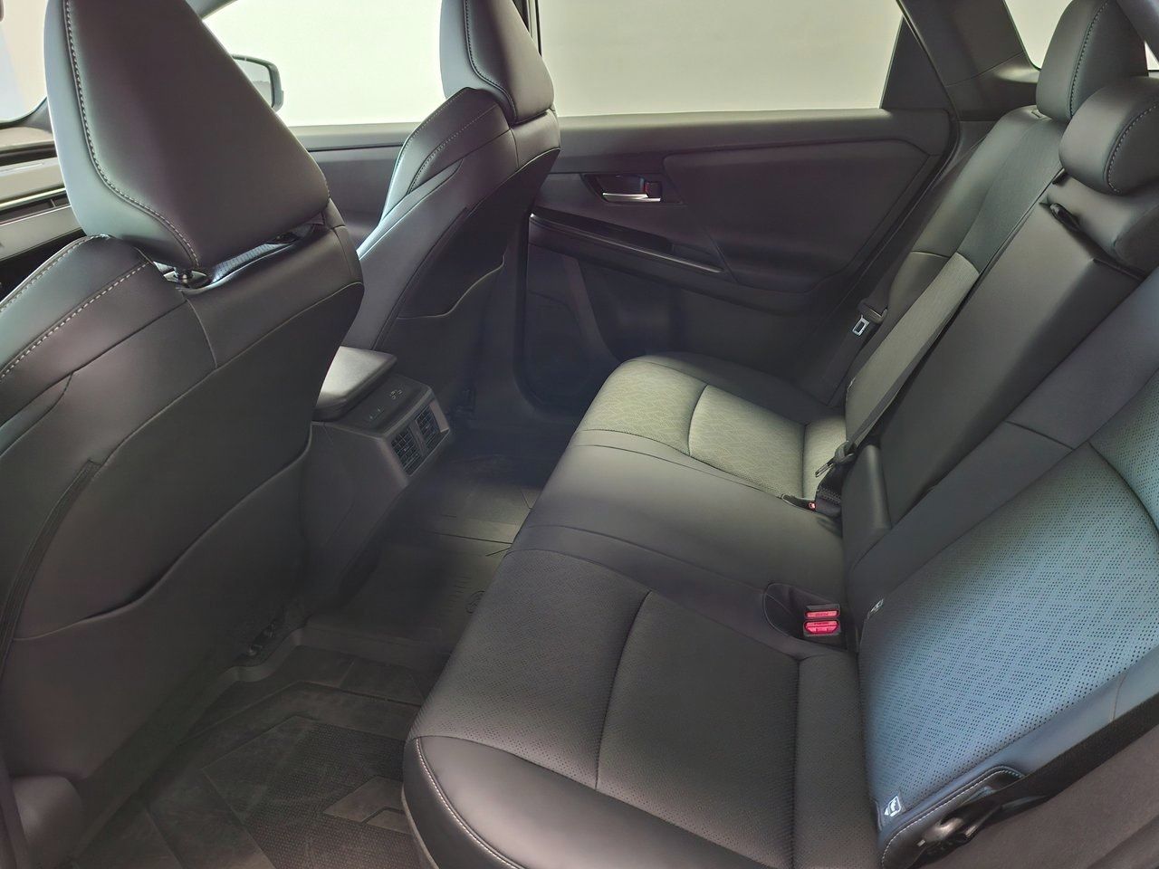 Subaru E-Outback, 74.7 kWh AWD Limited - fotka 6
